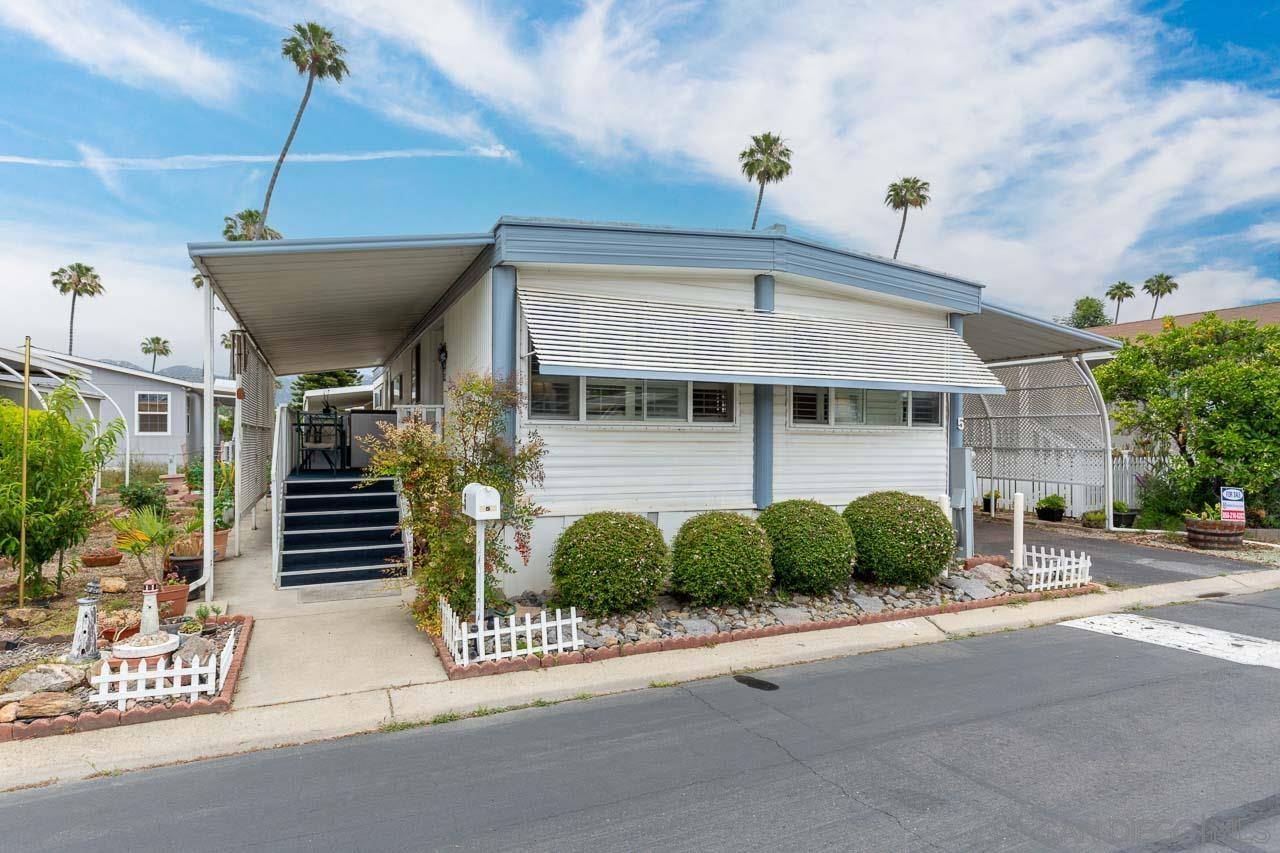 Escondido, CA 92027,2280 E Valley Parkway #5