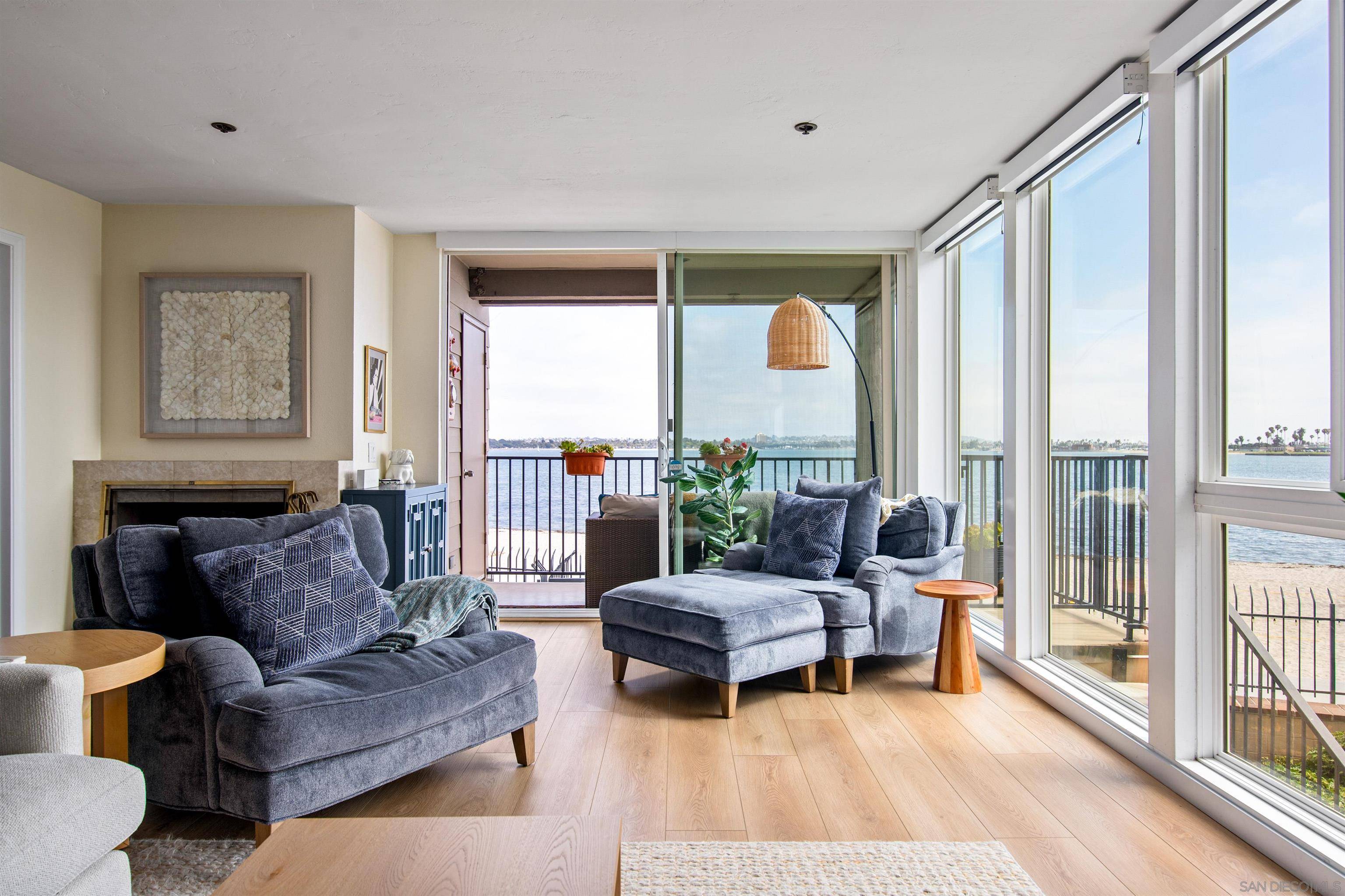 San Diego, CA 92109,1221 Parker Pl #1