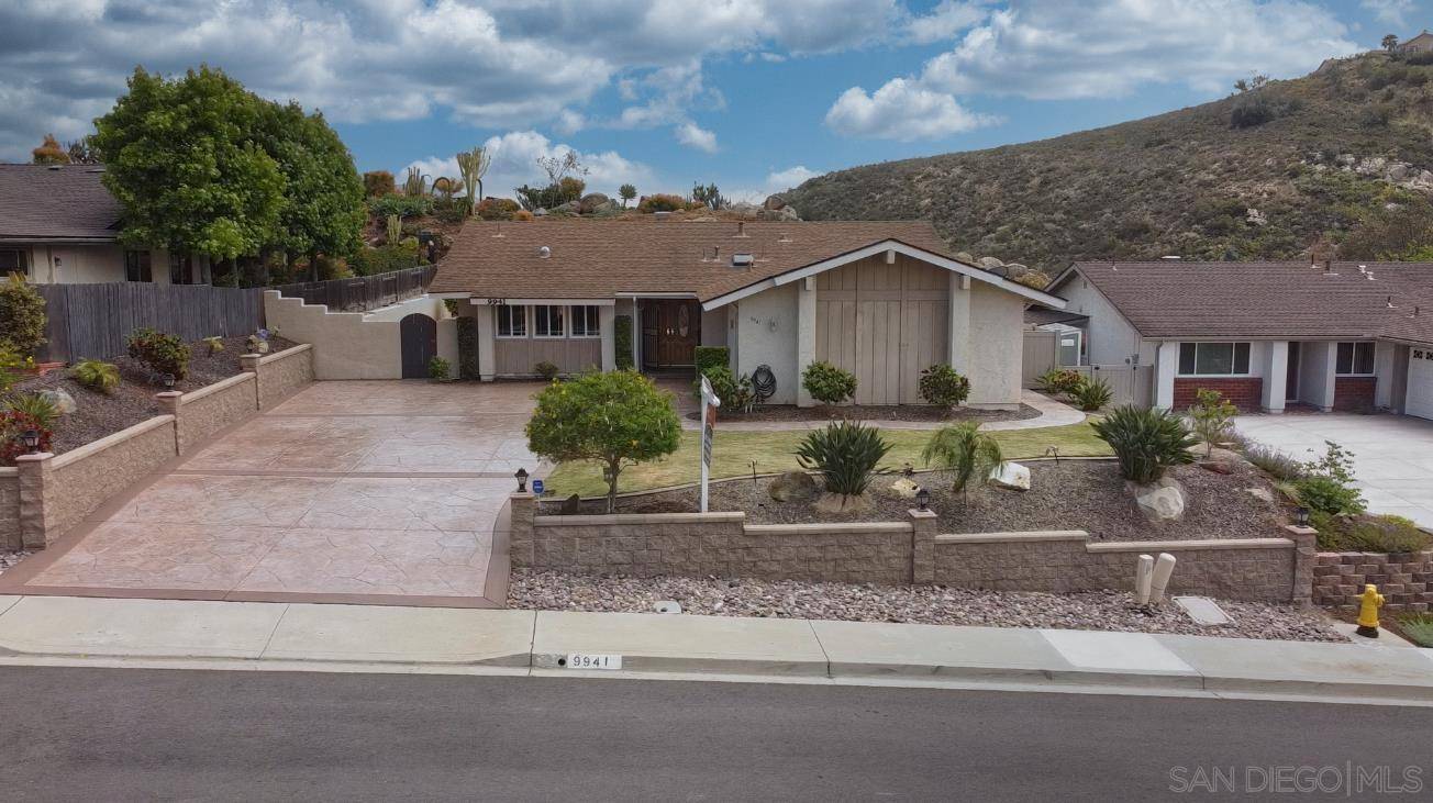 Spring Valley, CA 91977,9941 LEDGESIDE ST