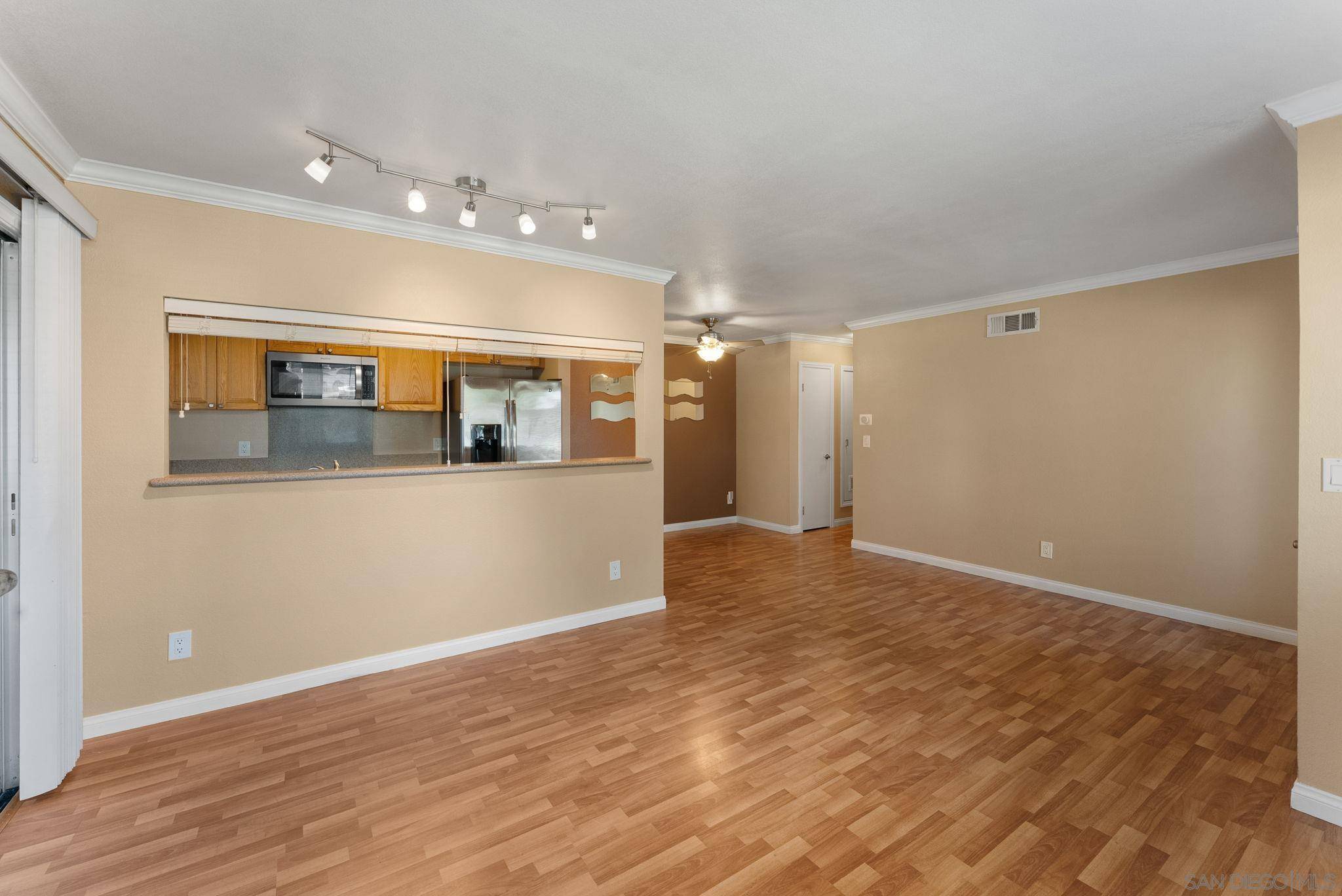 El Cajon, CA 92019,967 Amistad Pl #A