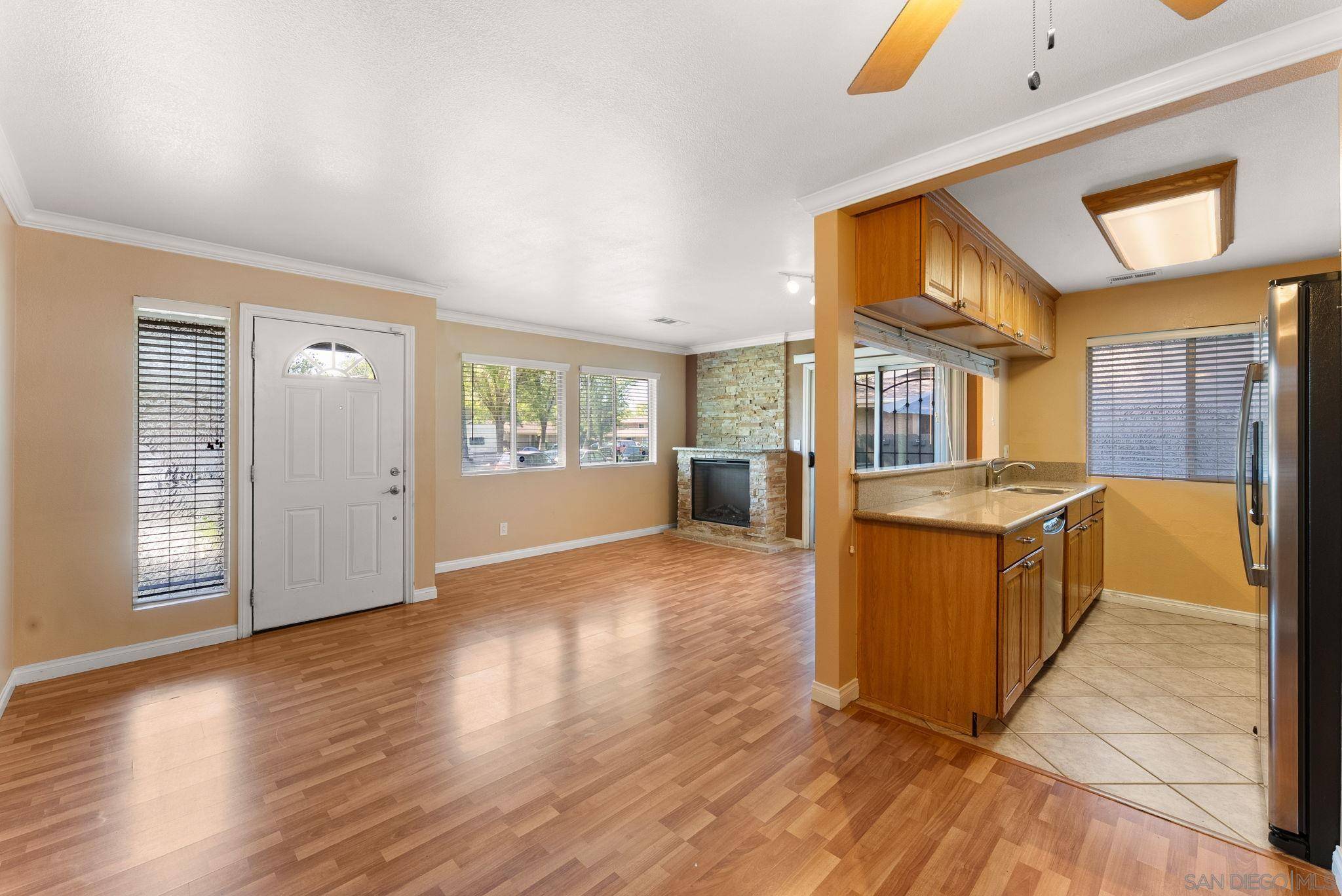 El Cajon, CA 92019,967 Amistad Pl #A