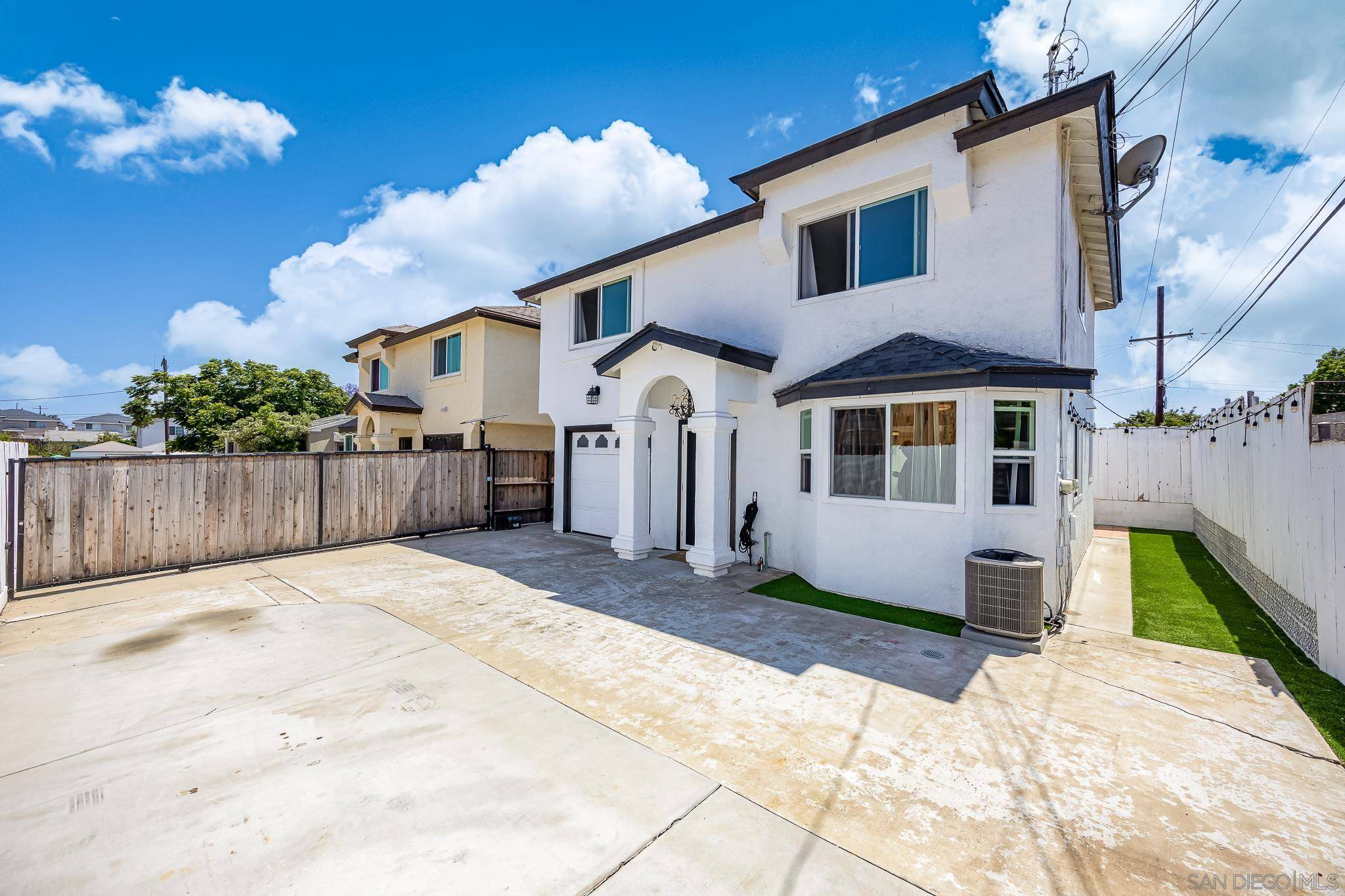 San Diego, CA 92139,5778 Cumberland St
