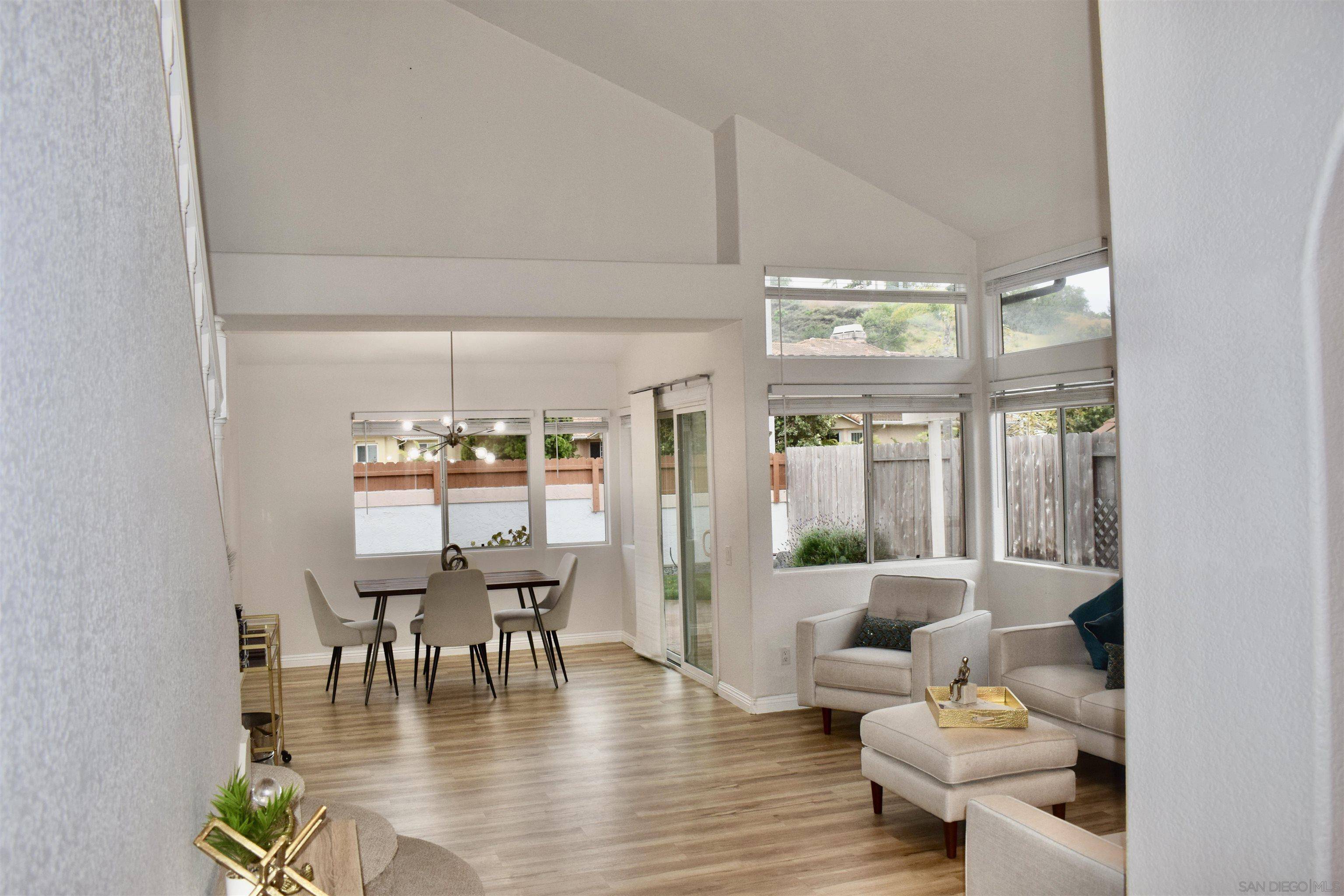 Oceanside, CA 92056,2206 Luz Way