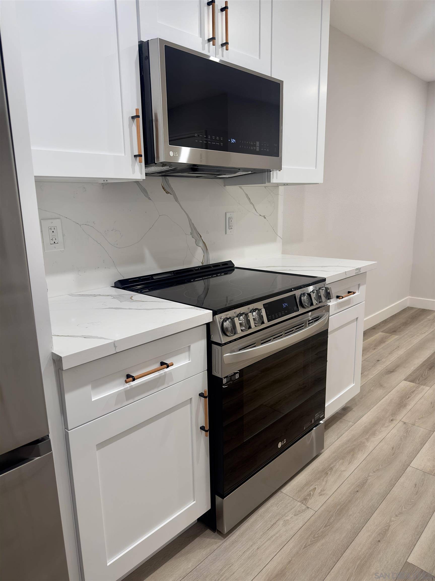 San Diego, CA 92131,9929 Erma Rd #102