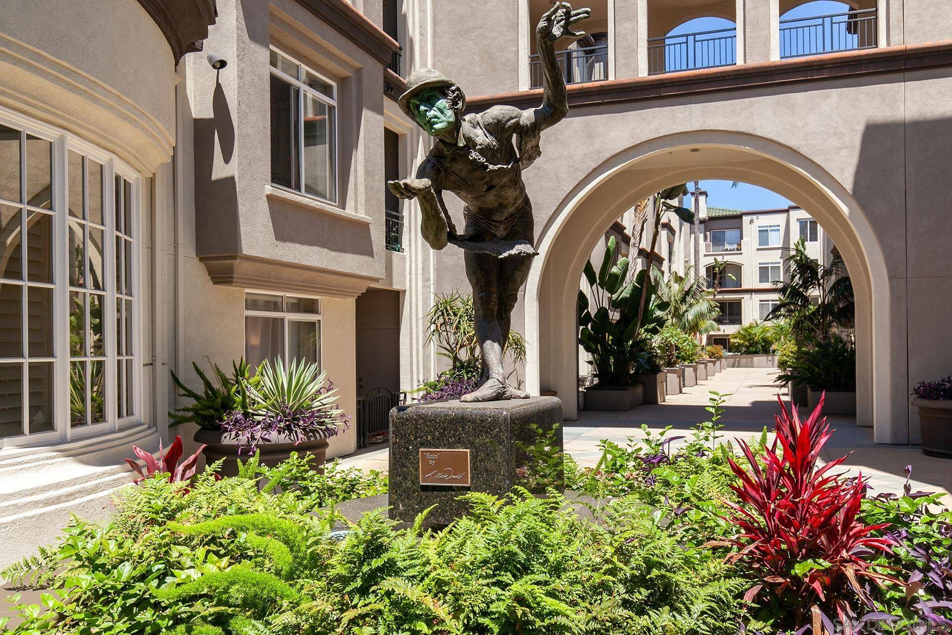 La Jolla, CA 92037,9253 Regents Rd. #A404