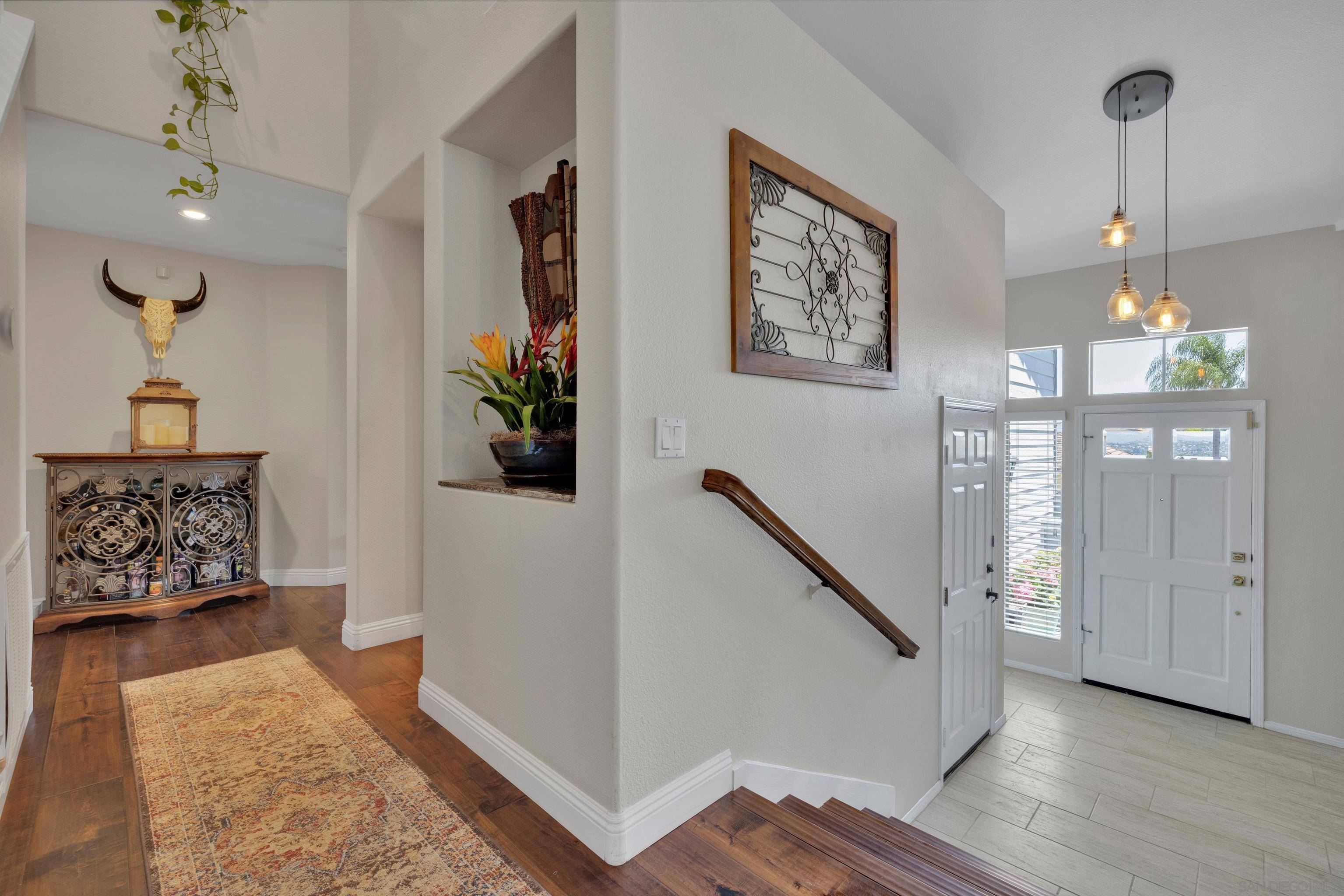 Escondido, CA 92027,2106 Laura Dr