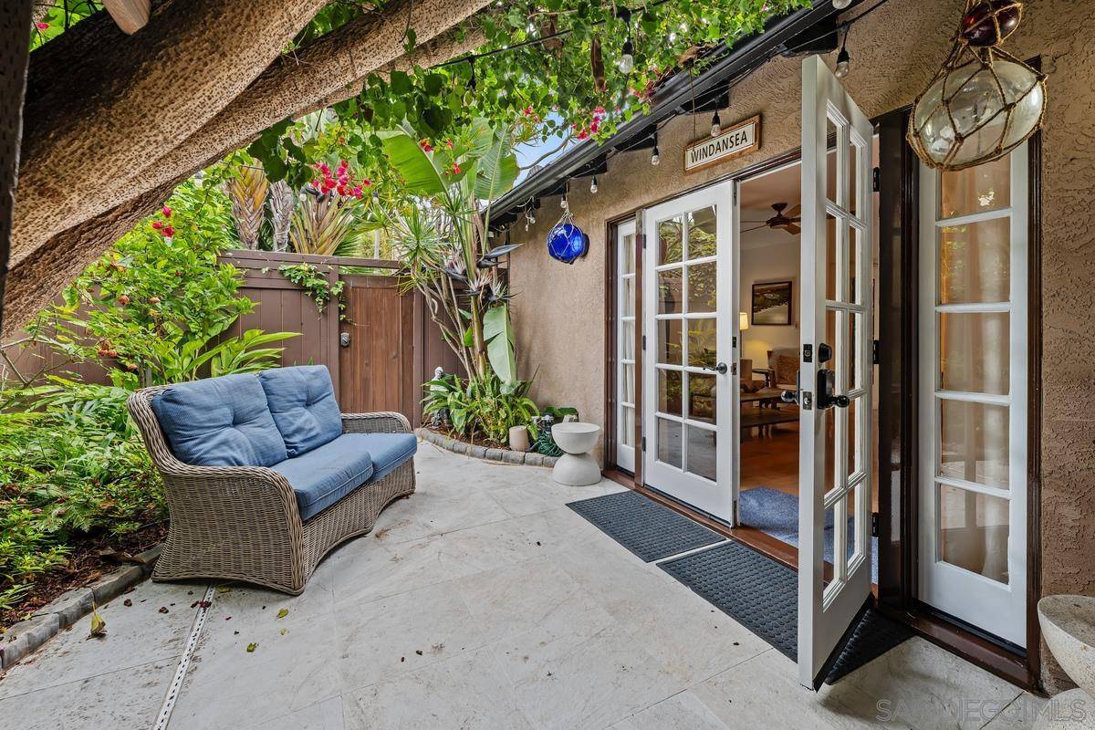 La Jolla, CA 92037,373 Nautilus St