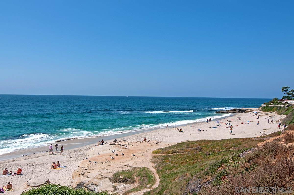 La Jolla, CA 92037,373 Nautilus St