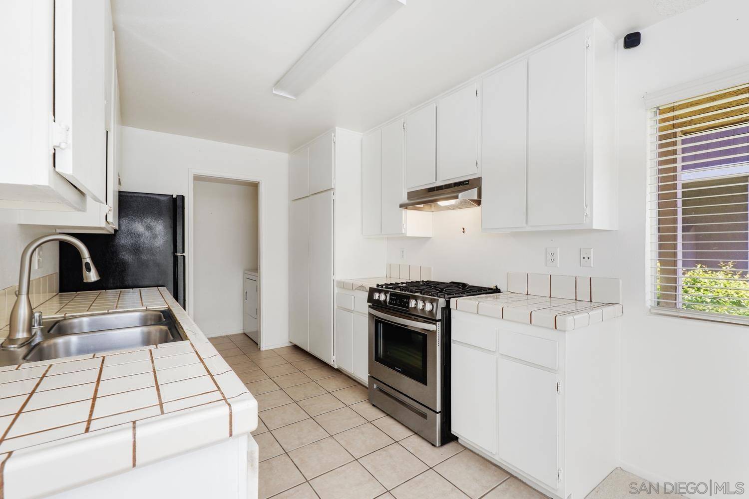 Oceanside, CA 92057,4219 La Pinata Way #252