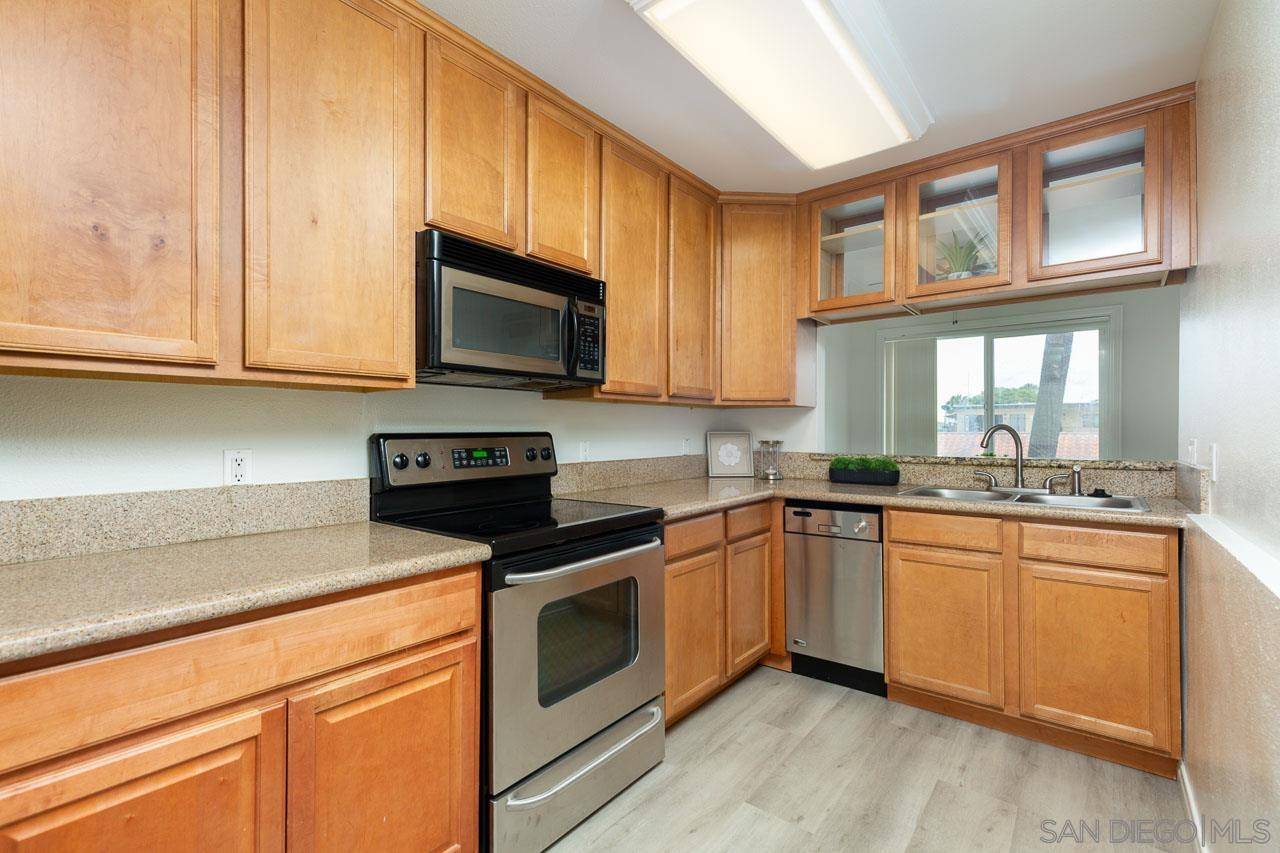 San Diego, CA 92109,840 Turquoise Street #104