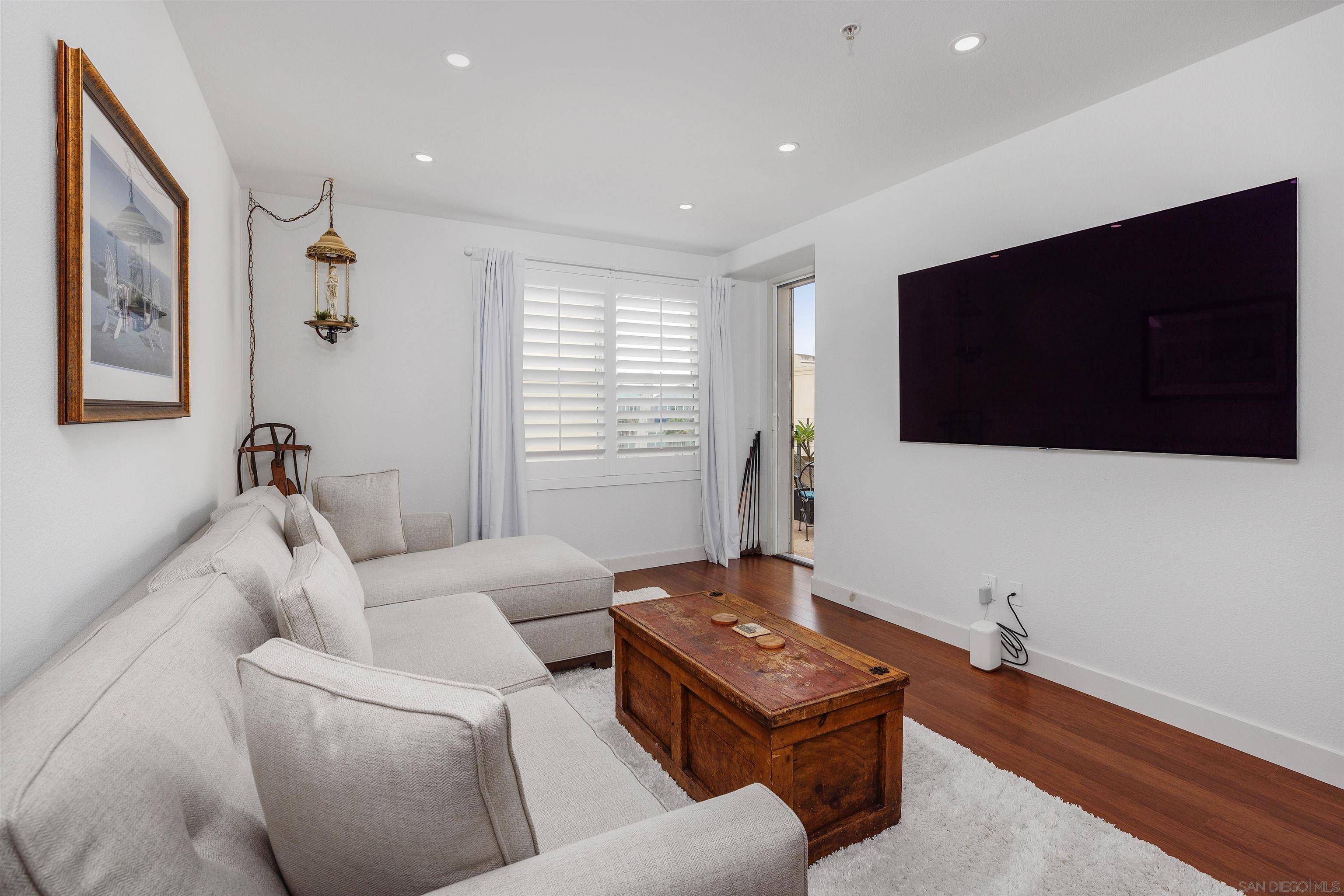 San Diego, CA 92101,350 K St #614