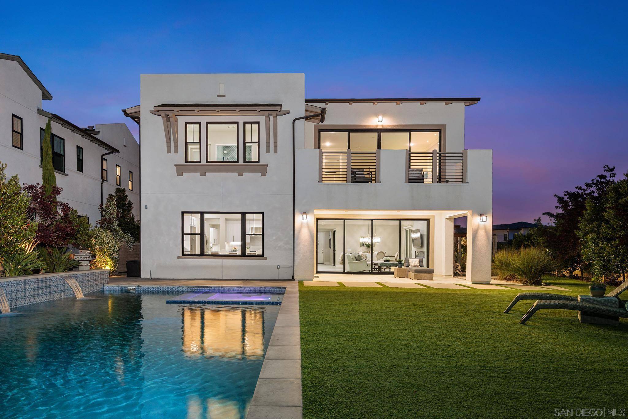 San Diego, CA 92130,6190 Sagebrush Bend Way