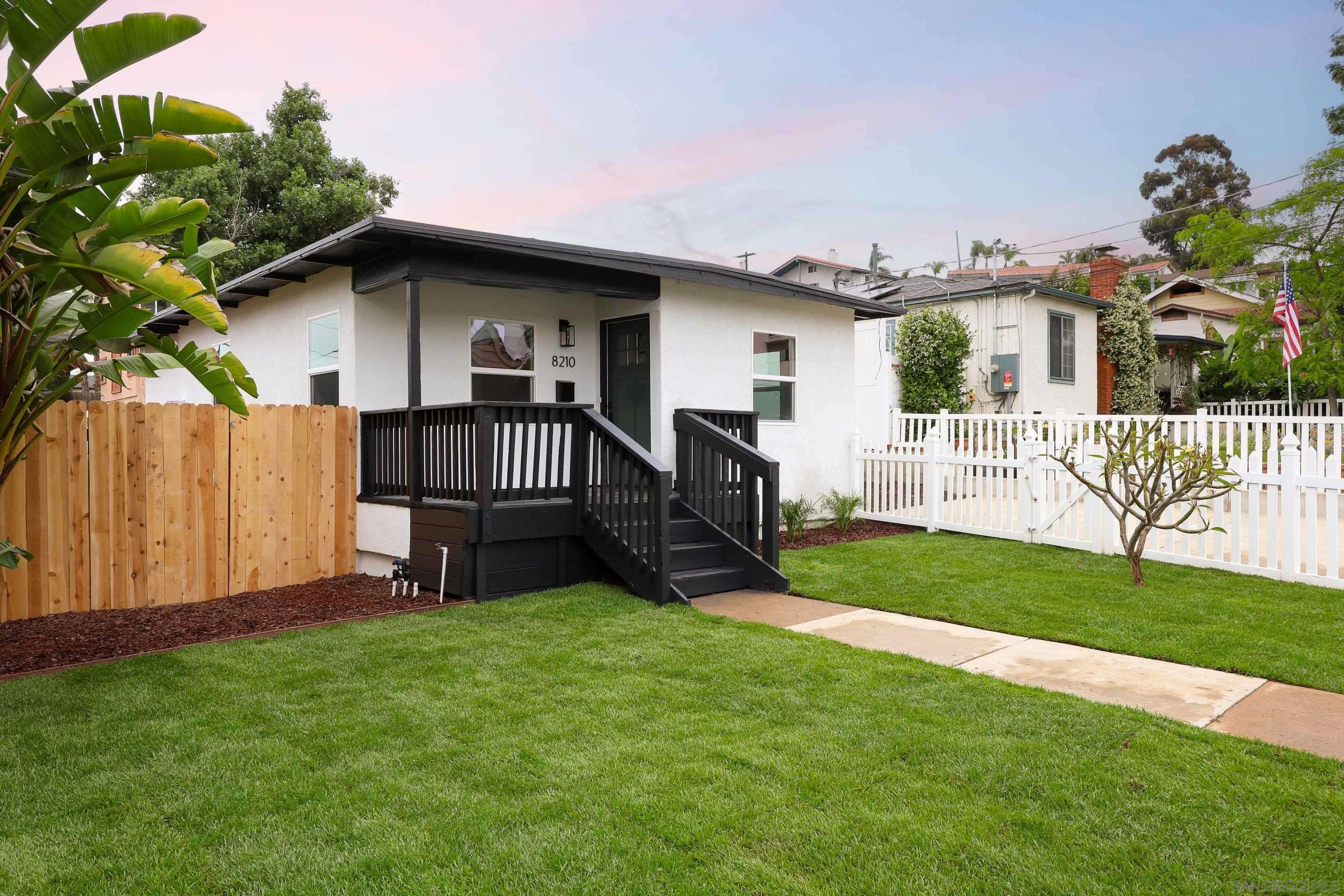 La Mesa, CA 91942,8210 Orchard  Ave