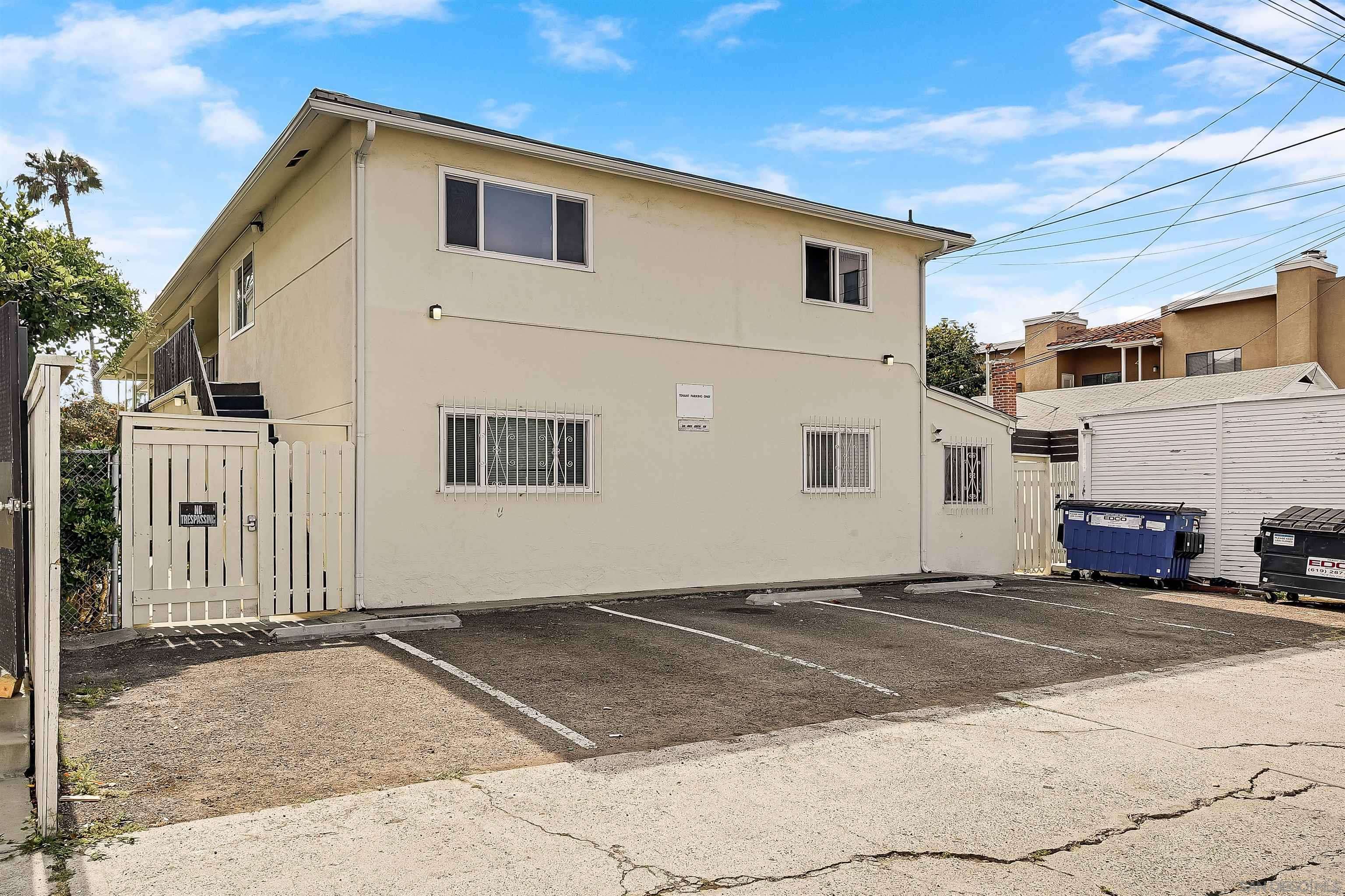 San Diego, CA 92104,4343 Idaho St. (-1/2)