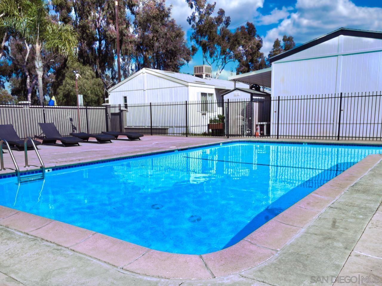 Escondido, CA 92025,26 Bahama Dr #26
