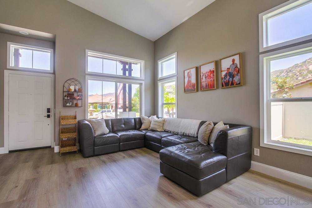 Escondido, CA 92027,3207 Meadow Side Pl