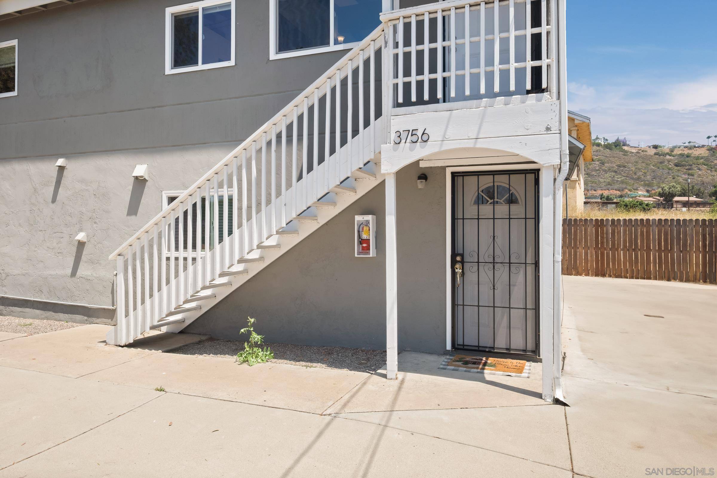 La Mesa, CA 91941,3754-56 Riviera Dr