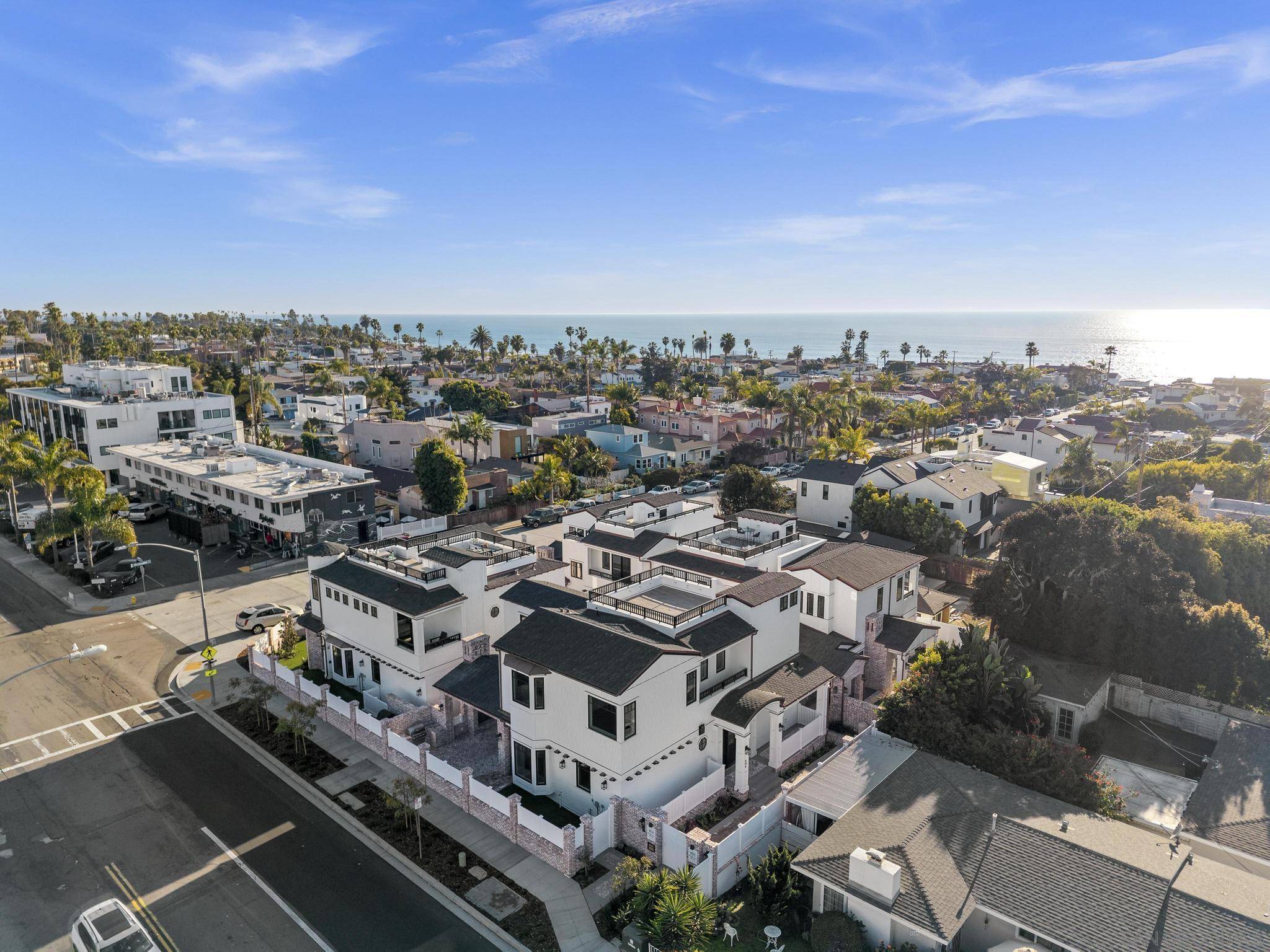 San Diego, CA 92037,464-466 Westbourne