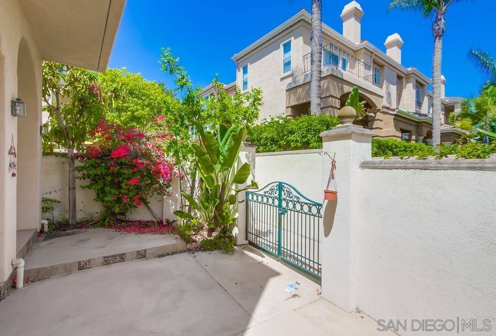 San Diego, CA 92122,5159 Renaissance Ave A