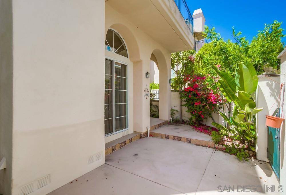 San Diego, CA 92122,5159 Renaissance Ave A