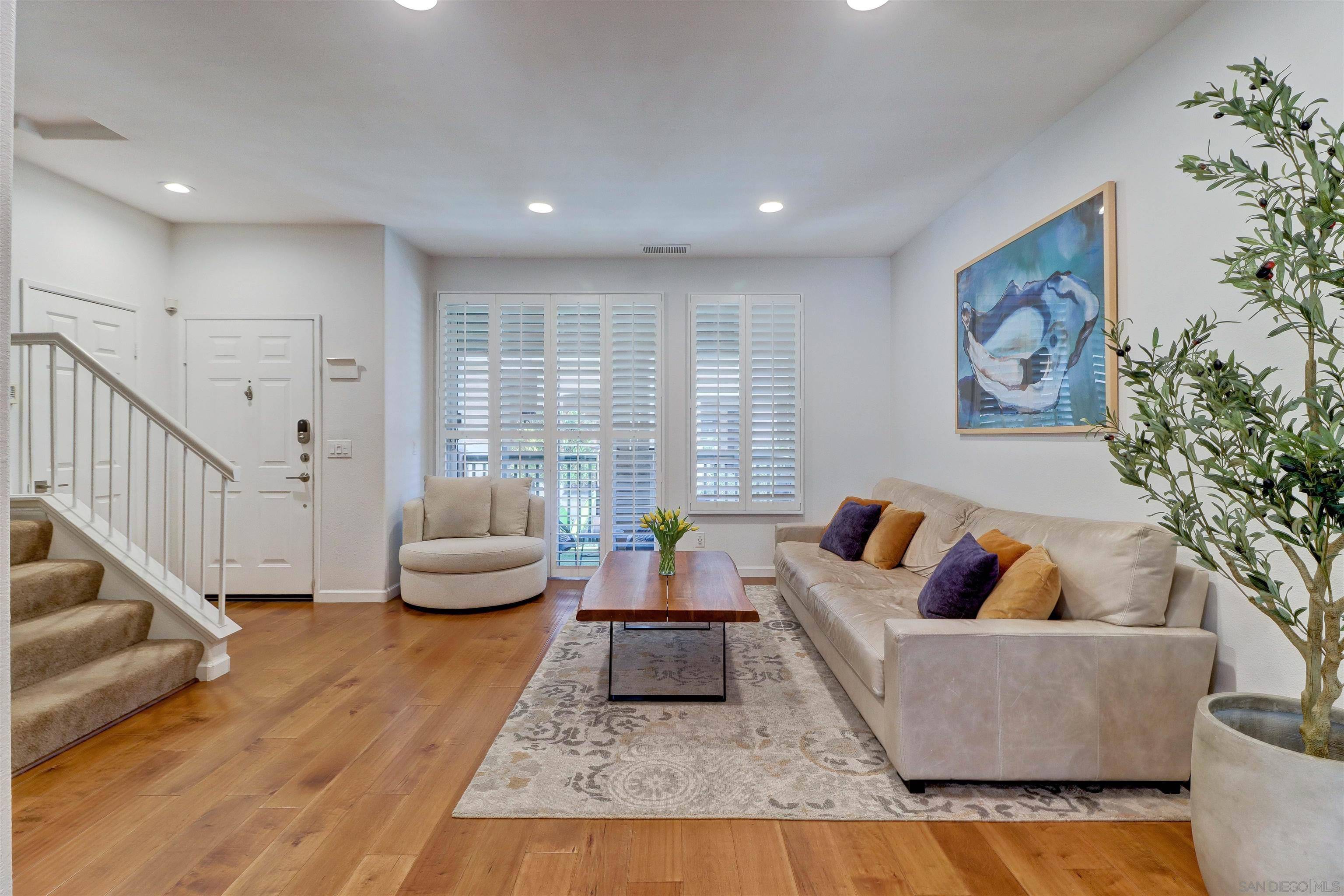 San Diego, CA 92108,946 Camino De La Reina #17
