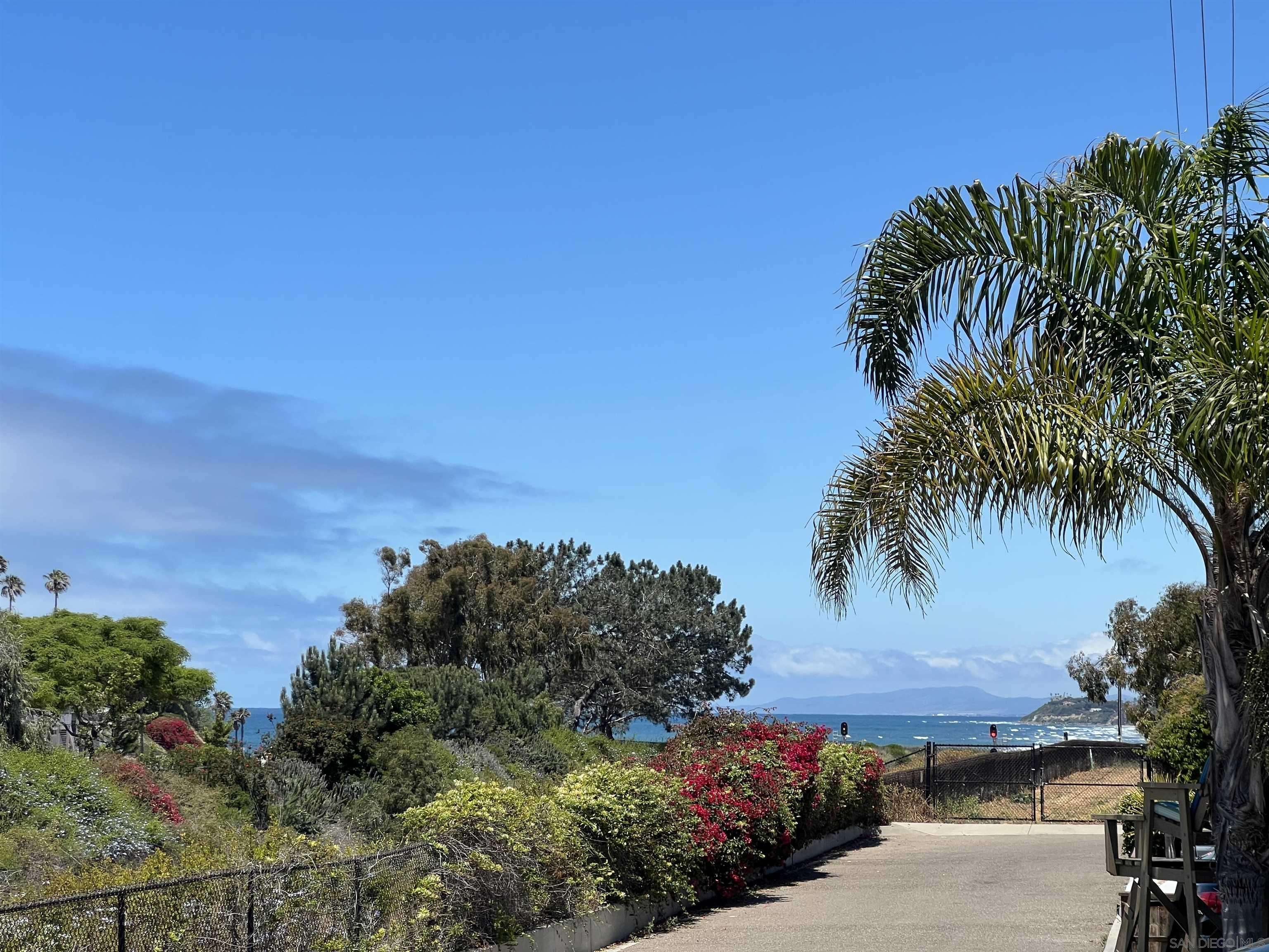Solana Beach, CA 92075,517 N Cedros
