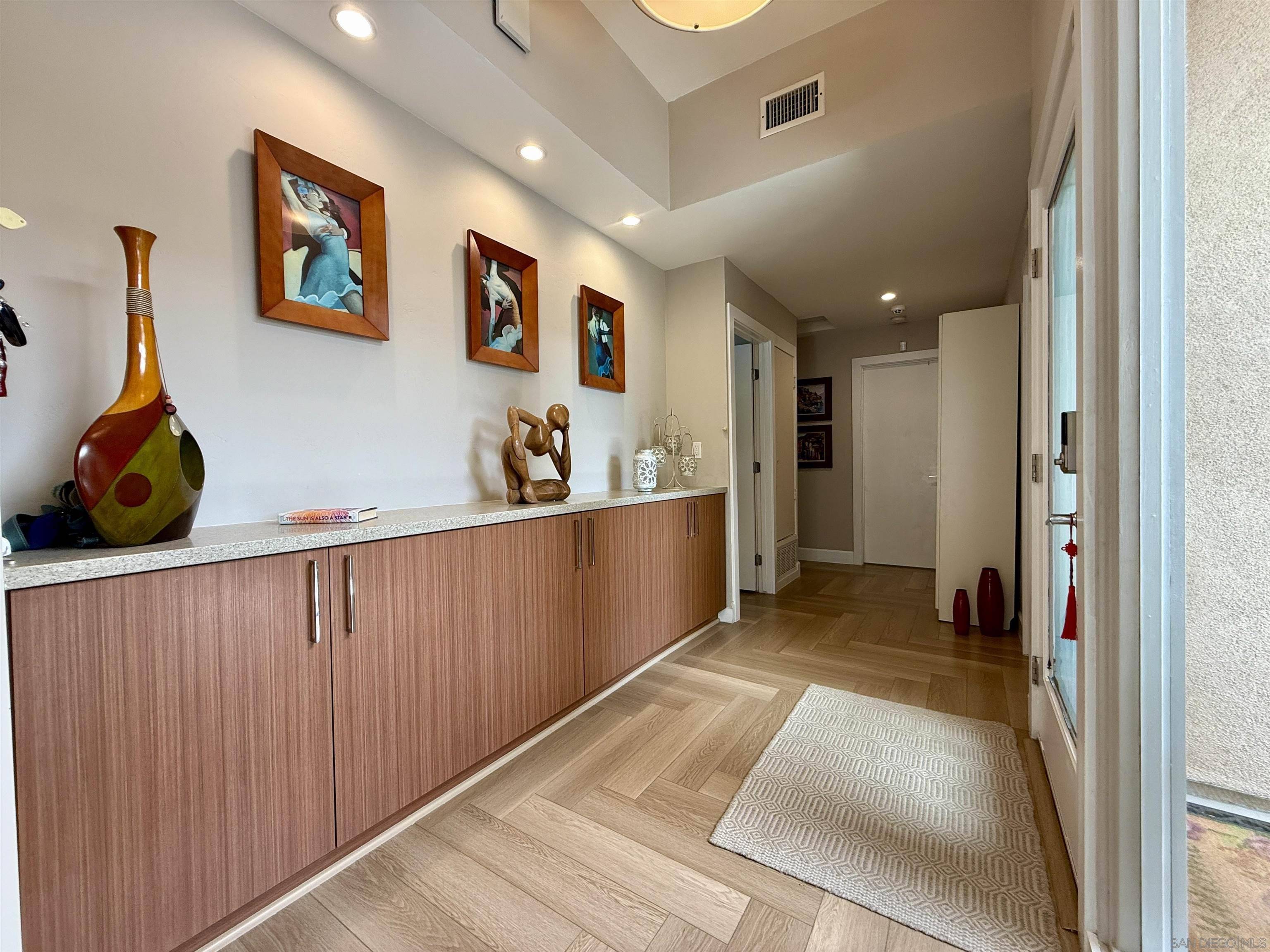San Diego, CA 92109,5339 Pendleton St