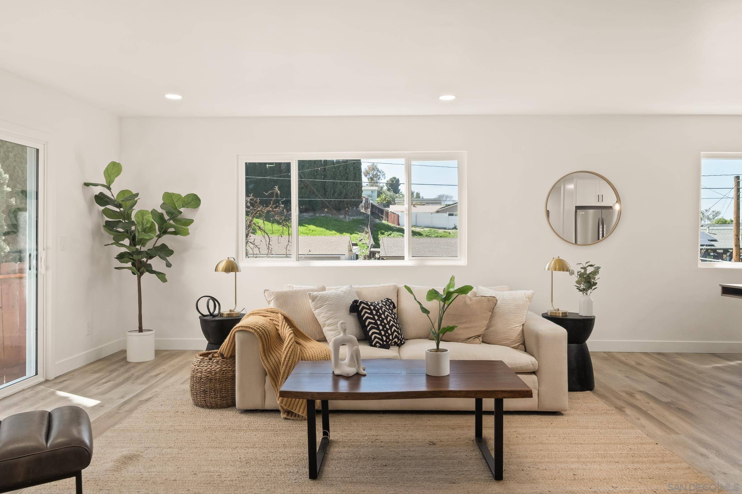 San Diego, CA 92114,373 69th