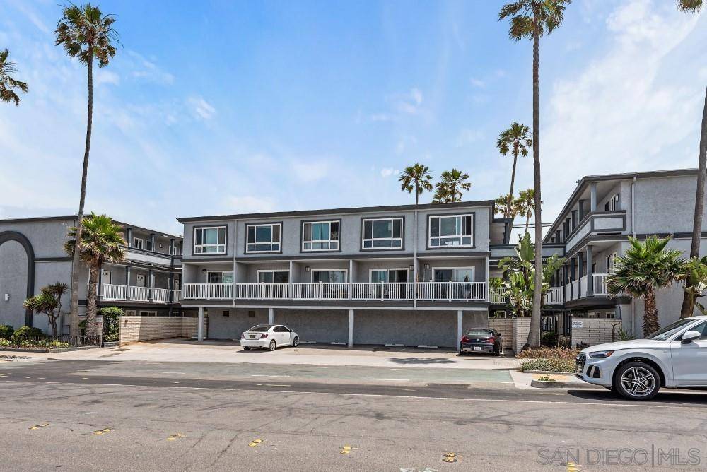 Imperial Beach, CA 91932,1111 Seacoast Dr #36