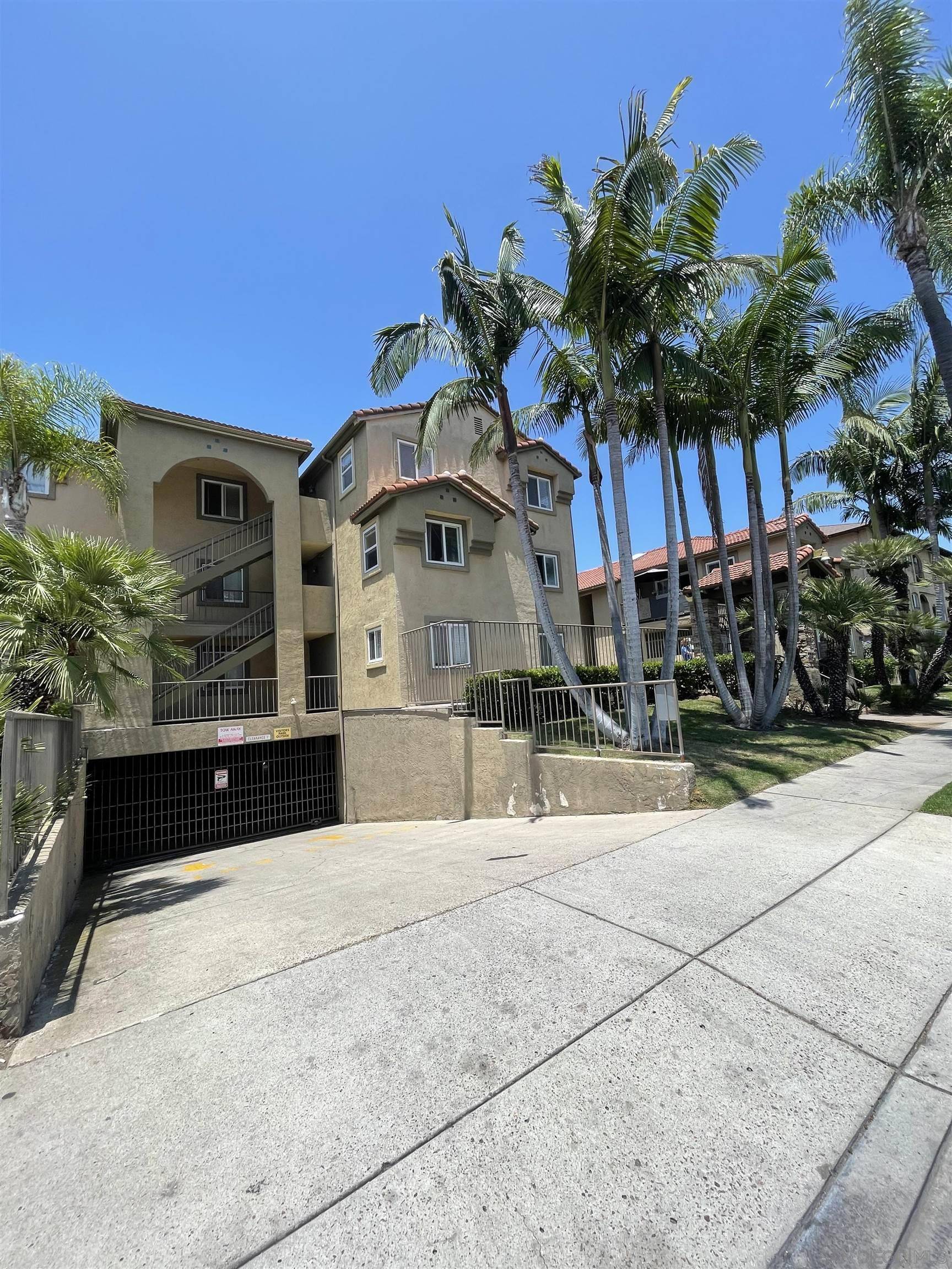 San Diego, CA 92115,4222 Menlo Ave #17