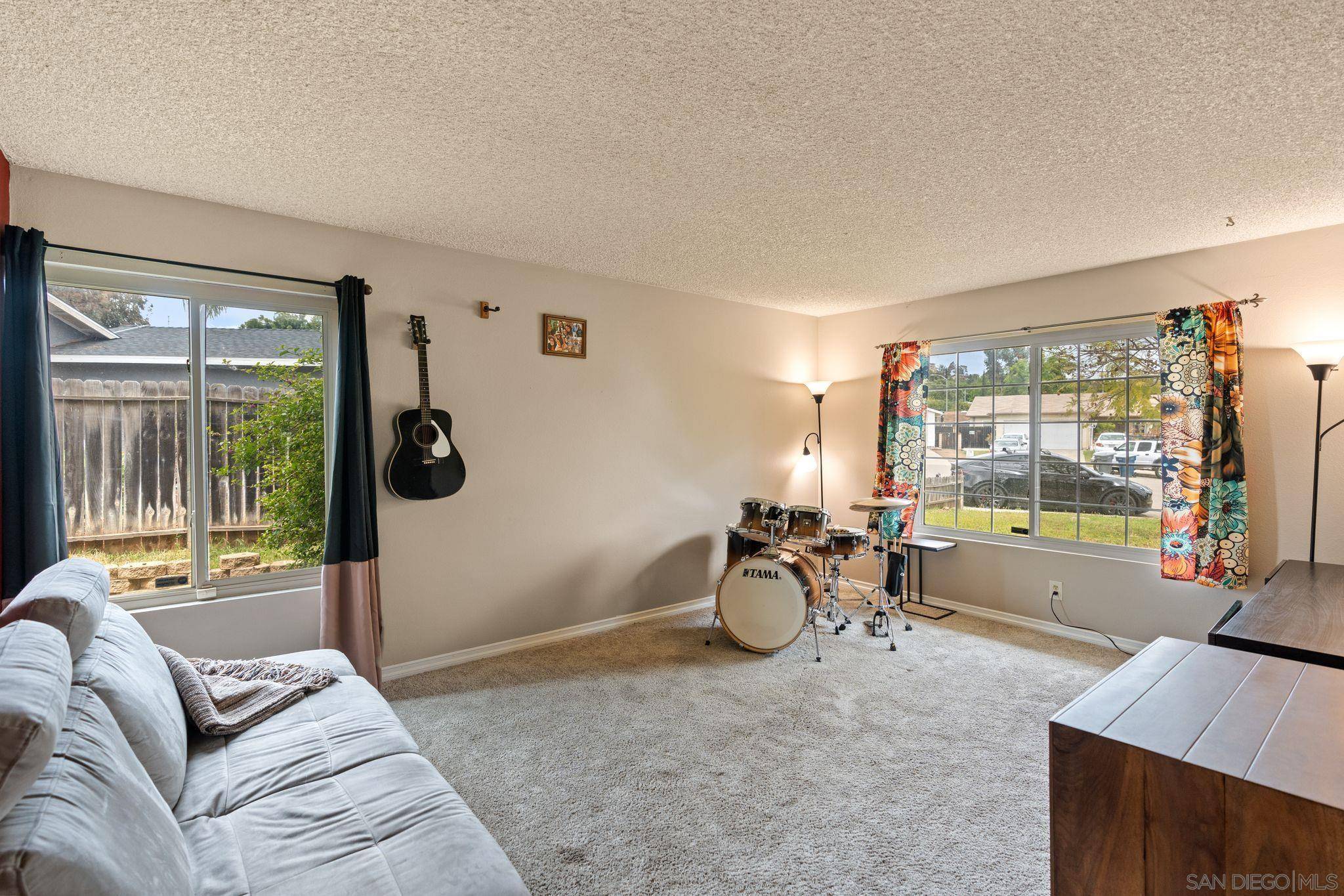 Escondido, CA 92027,1261 Sorrento Pl