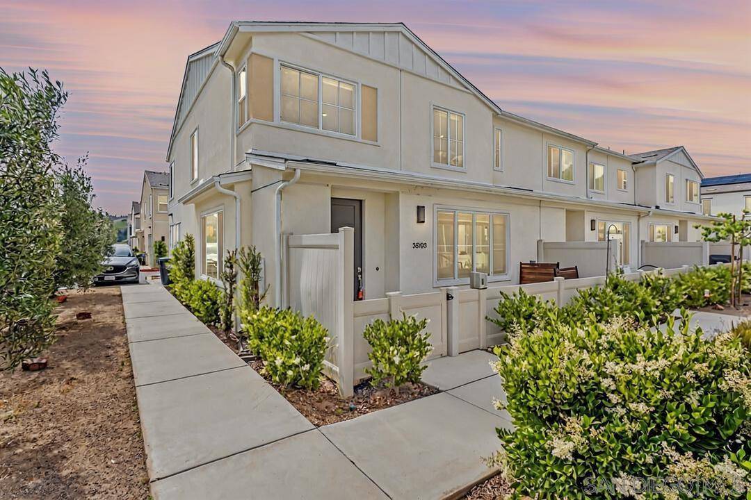 Fallbrook, CA 92028,35103 Vine Pl