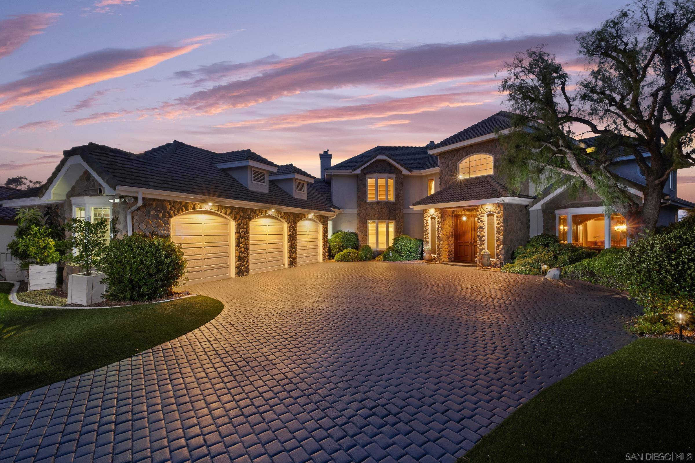 San Diego, CA 92128,12326 Fairway Pointe Row