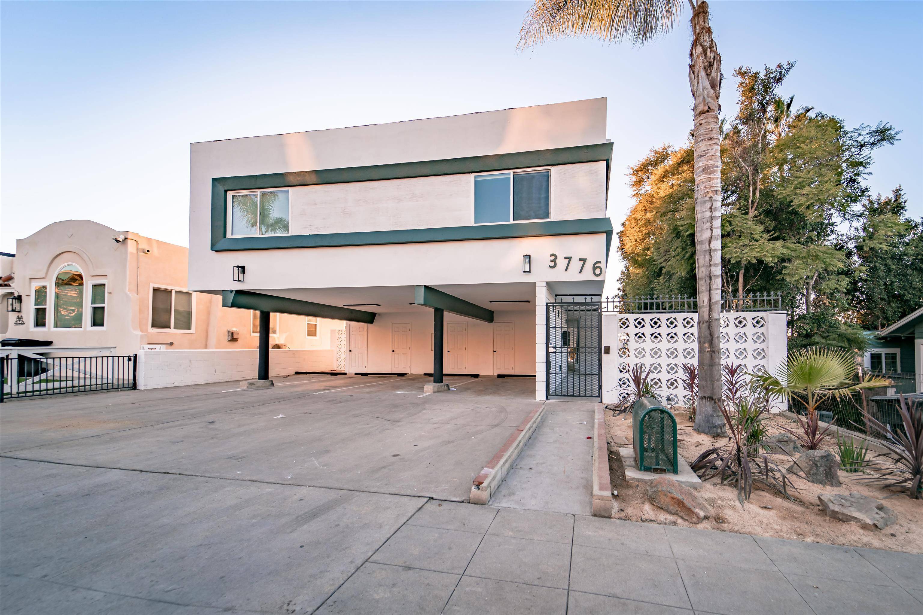 San Diego, CA 92104,3776 Villa Ter