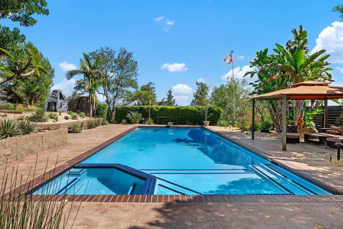 El Cajon, CA 92019,2057 Hidden Crest Dr
