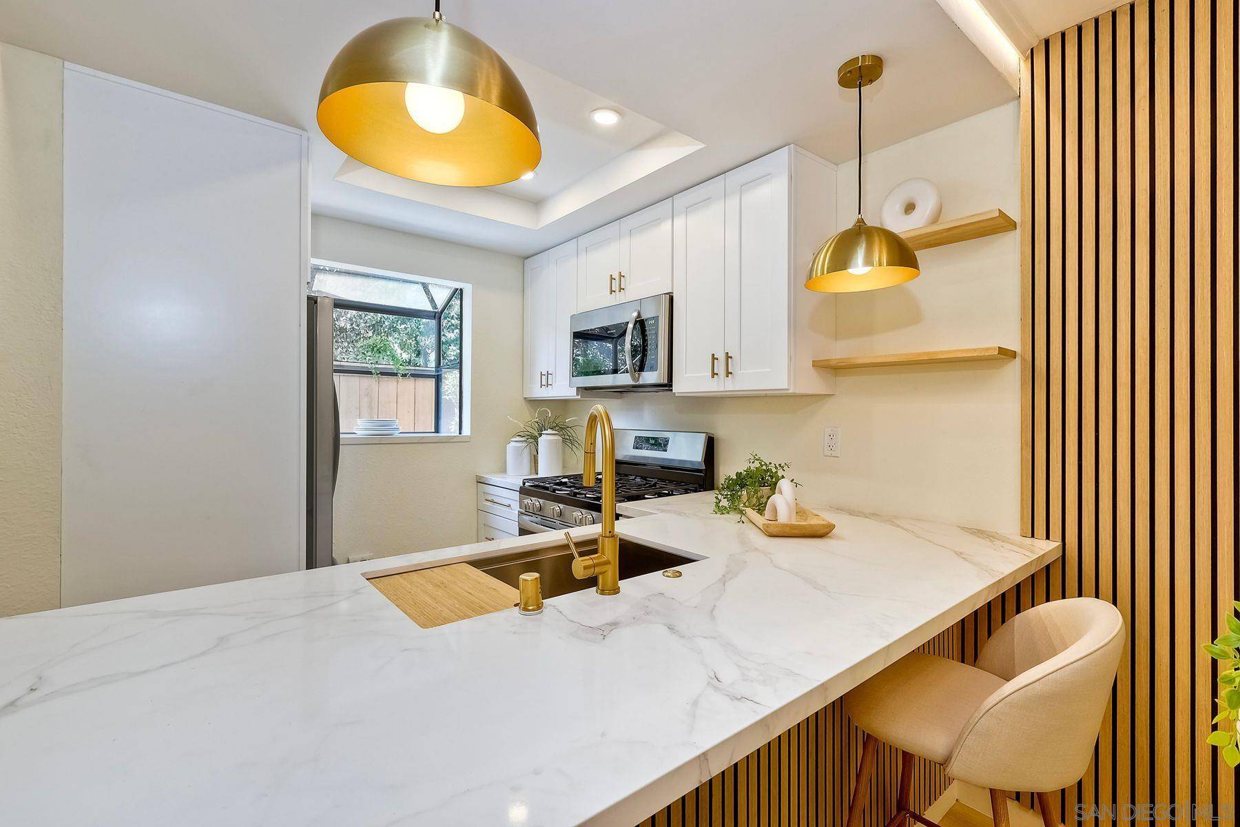 San Diego, CA 92104,4043 Utah St #1