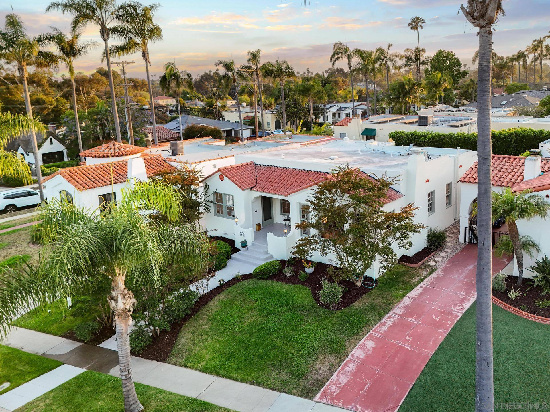 San Diego, CA 92116,4876 Kensington Dr