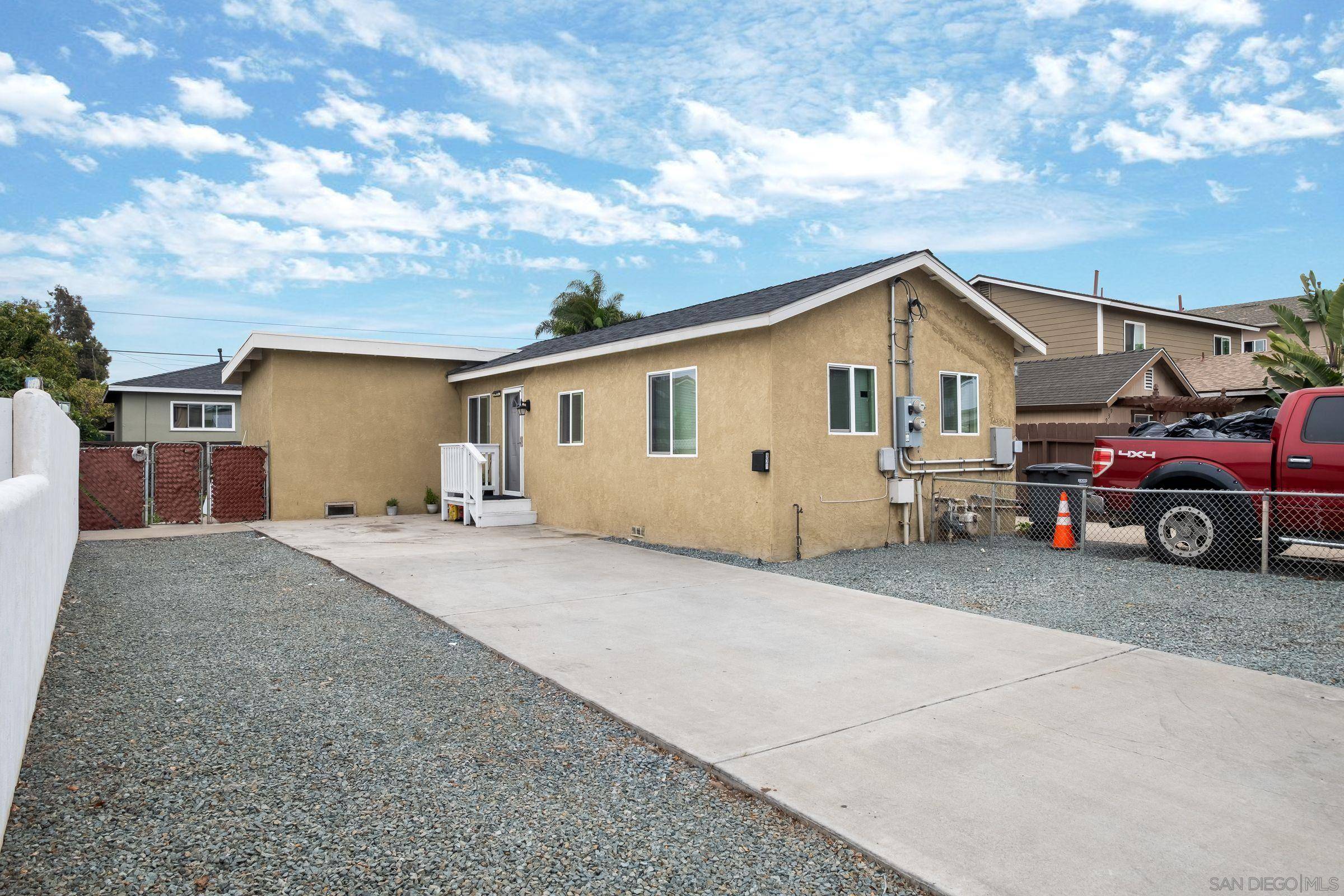 Imperial Beach, CA 91932,931-935 13'th St