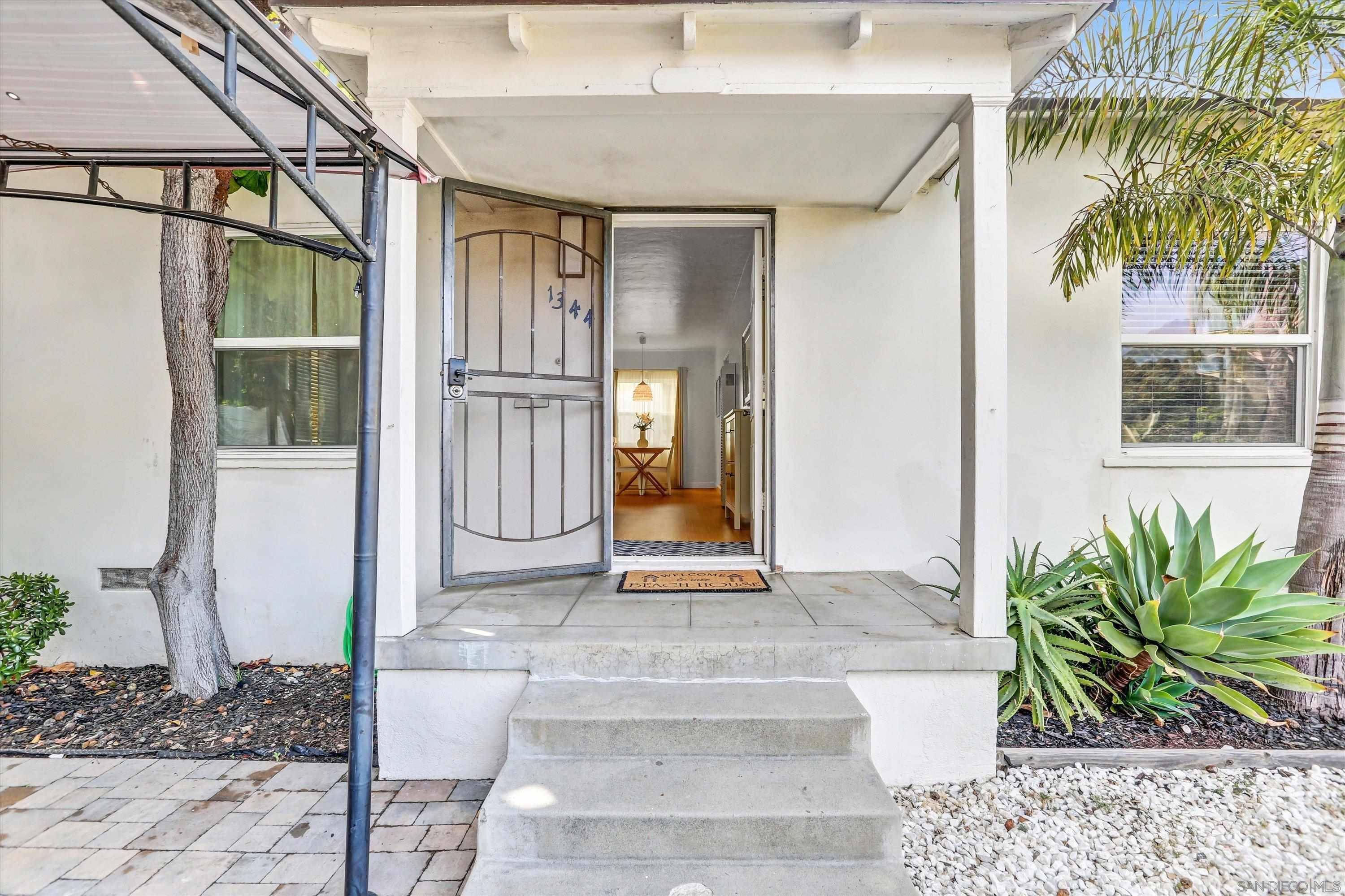 San Diego, CA 92109,1344-46 Hornblend St