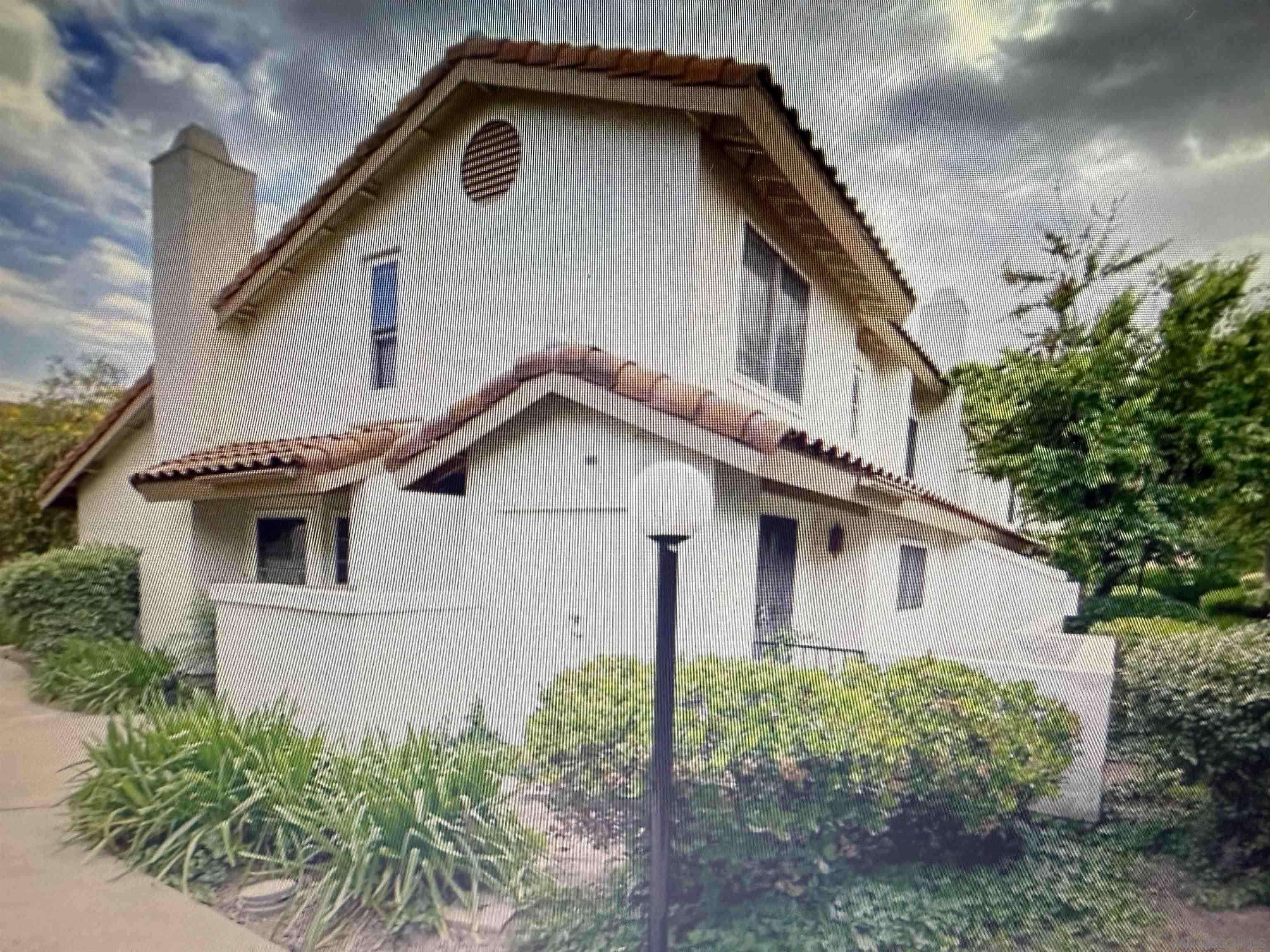 Escondido, CA 92025,1651 S Juniper St #201
