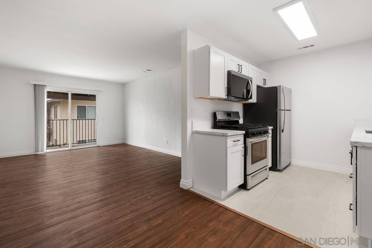 Escondido, CA 92026,240 W Lincoln Ave #16