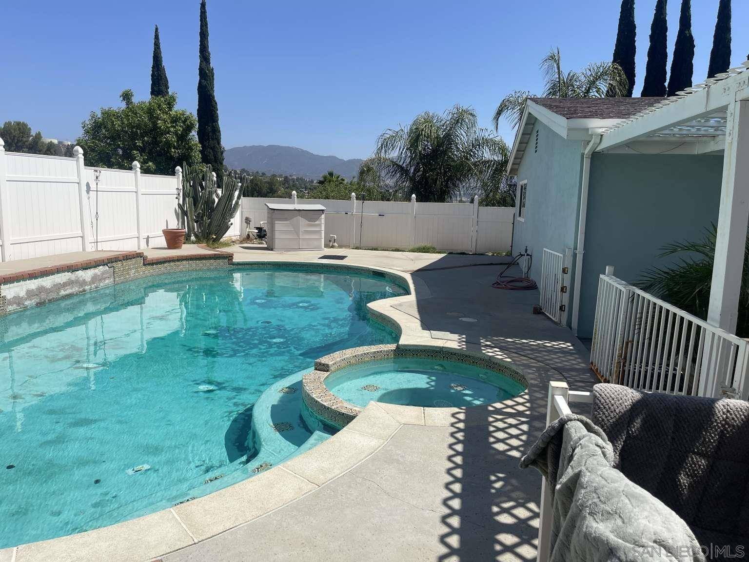 Santa Clarita, CA 91351,28160 Foxlane Dr