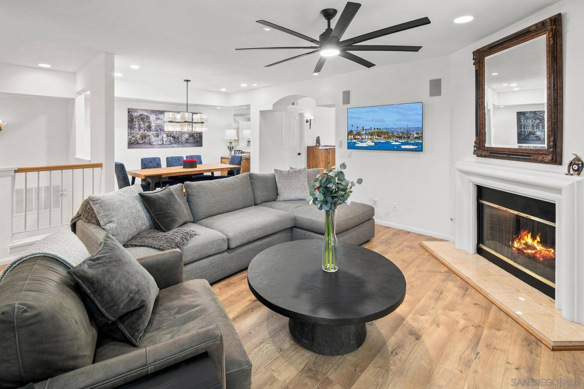 La Jolla, CA 92037,2842 Torrey Pines Rd