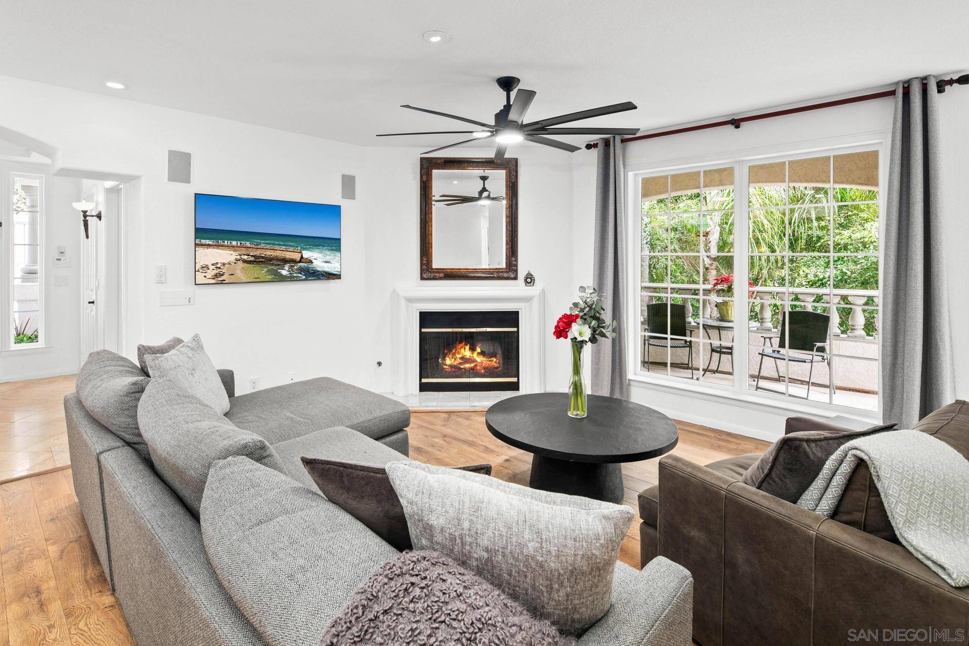 La Jolla, CA 92037,2842 Torrey Pines Rd