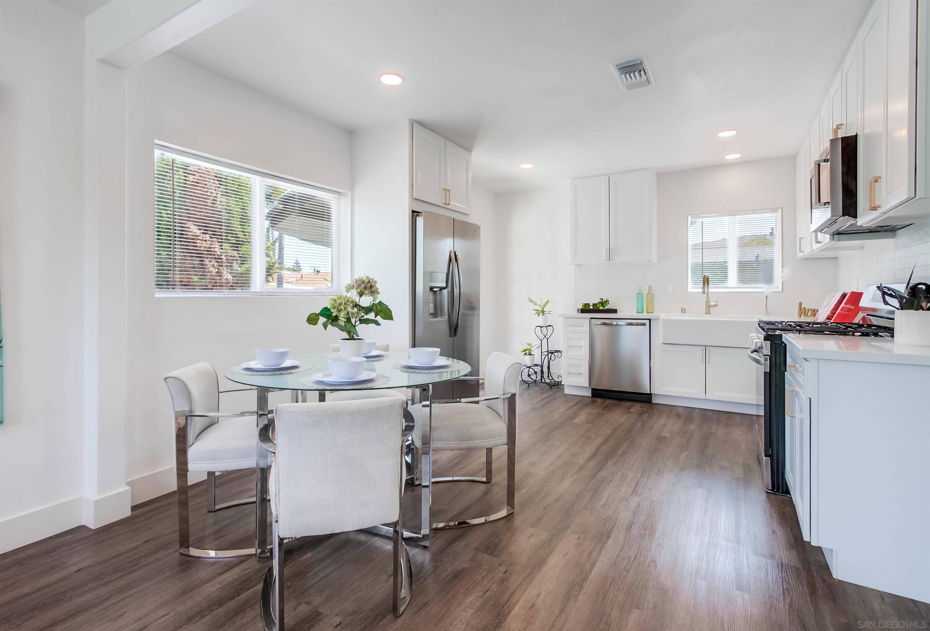 Oceanside, CA 92054,1303 Center Ave