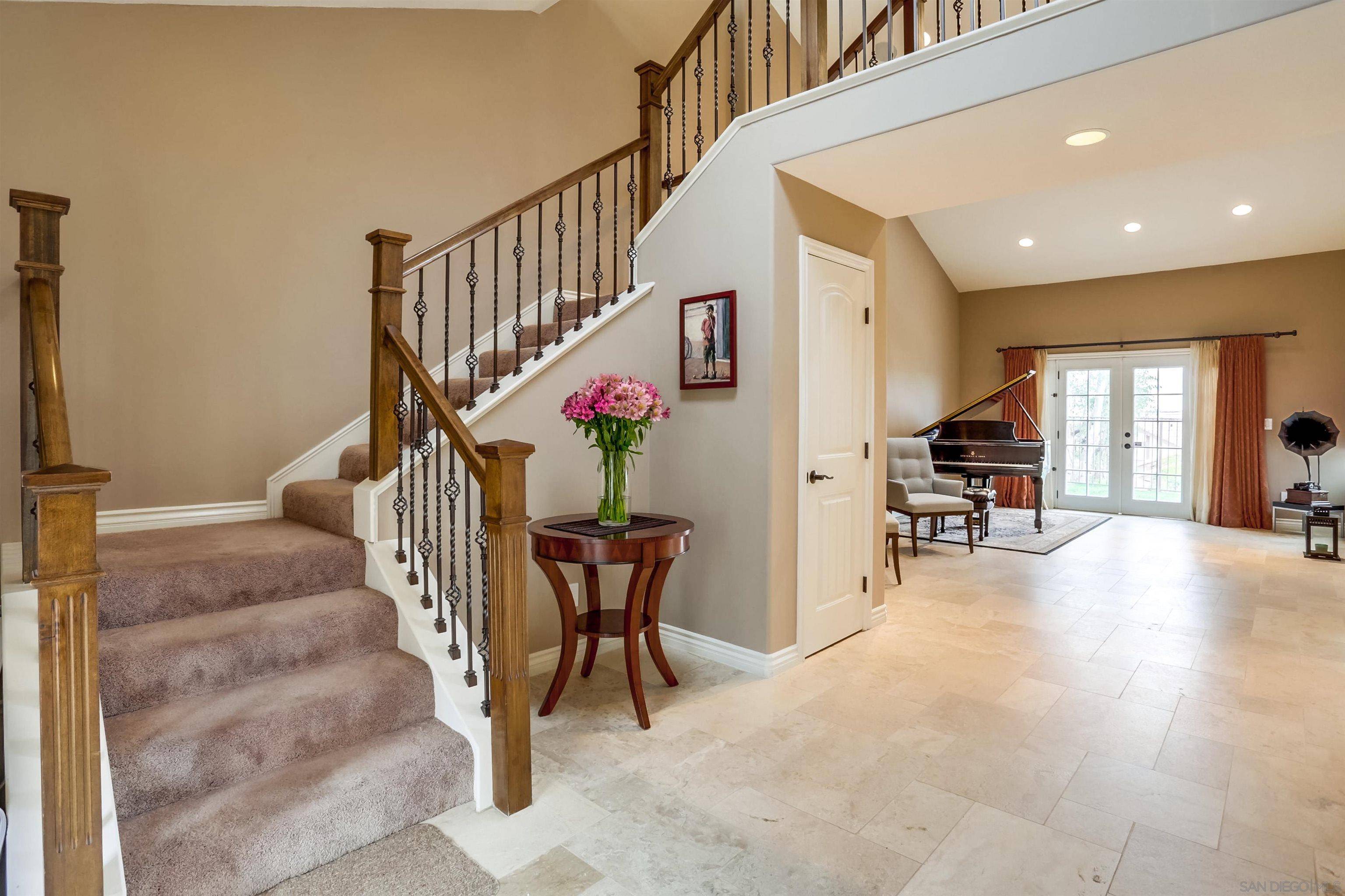 San Diego, CA 92120,6186 Saint Therese Way