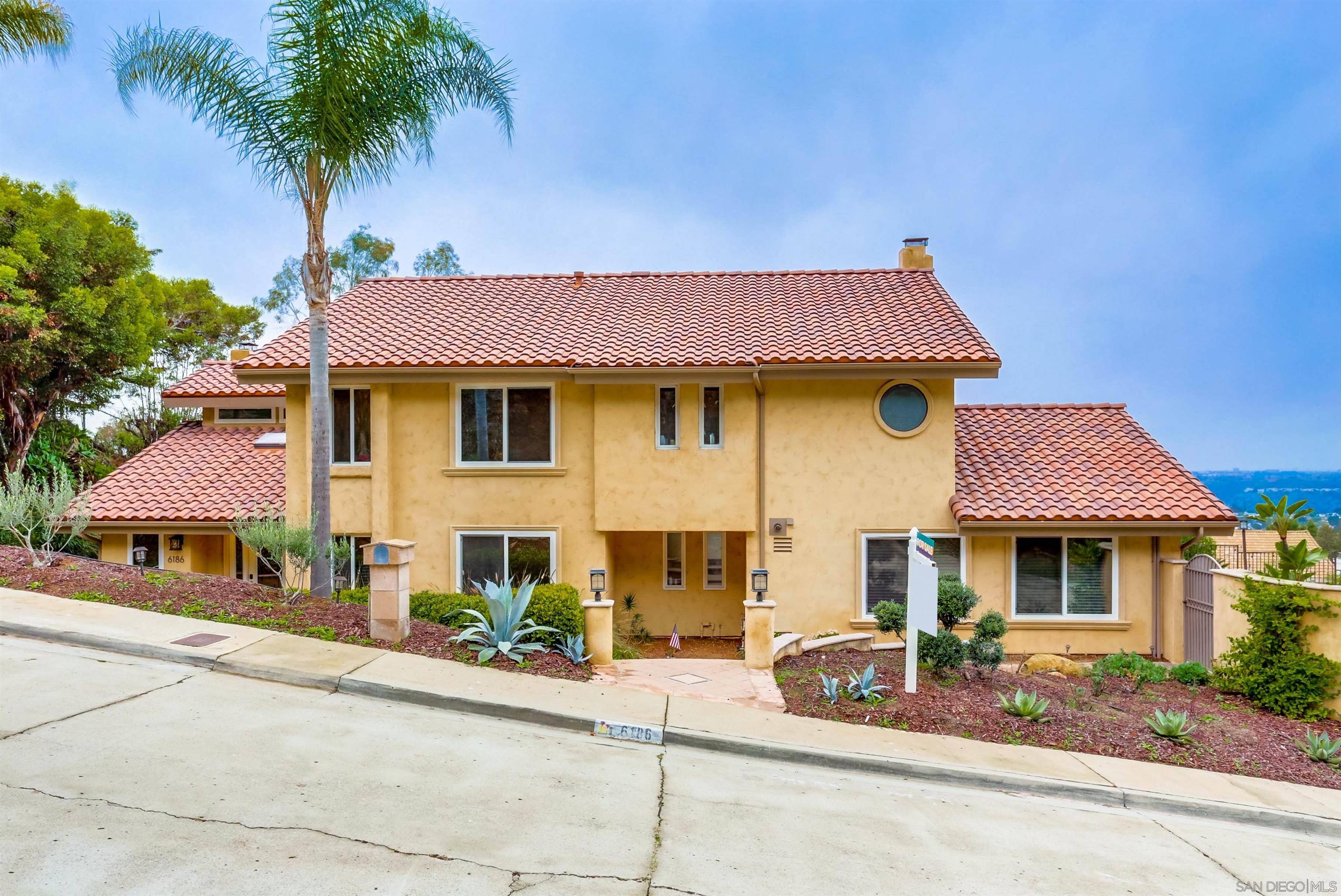 San Diego, CA 92120,6186 Saint Therese Way