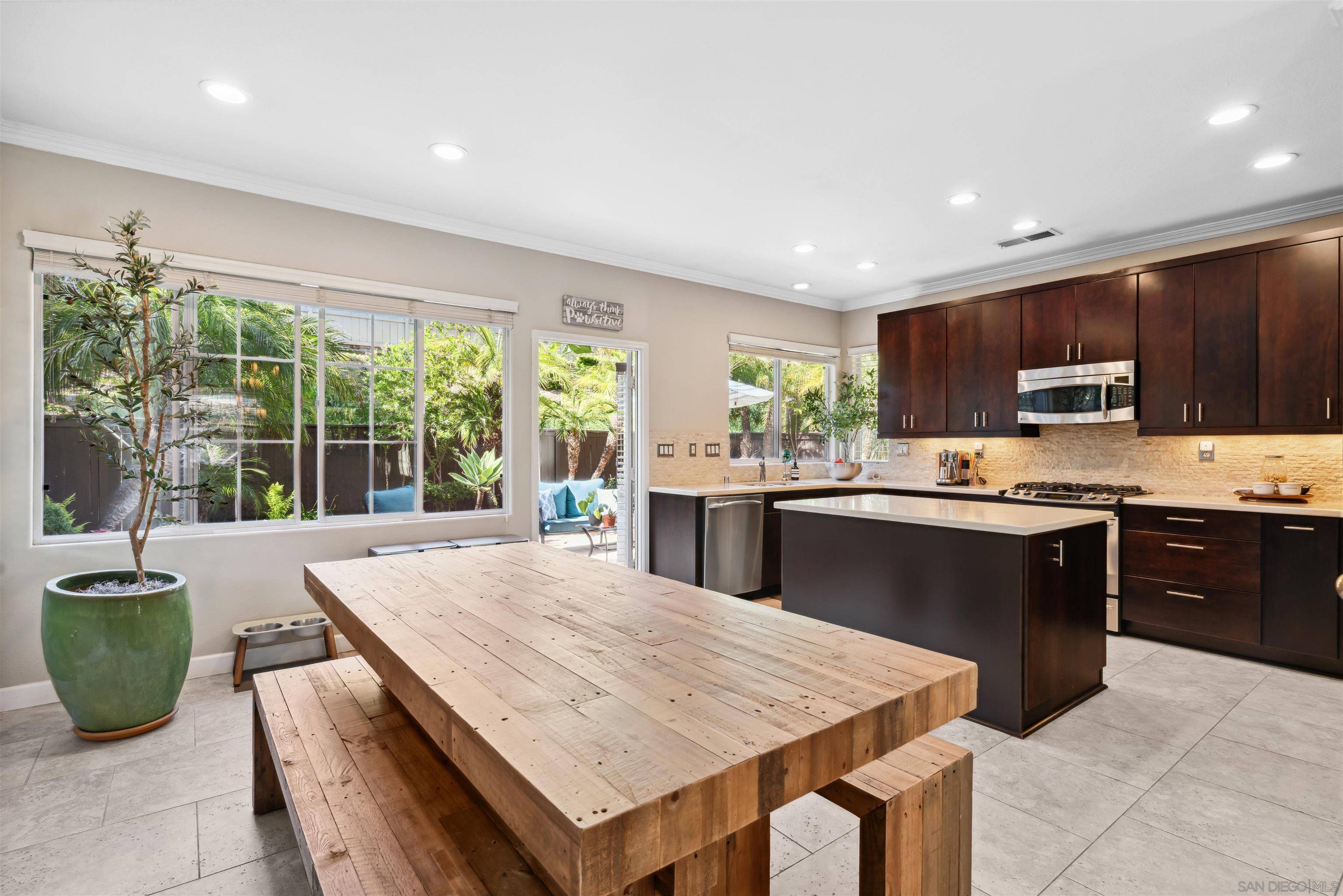Carlsbad, CA 92011,1752 Vesper Ln