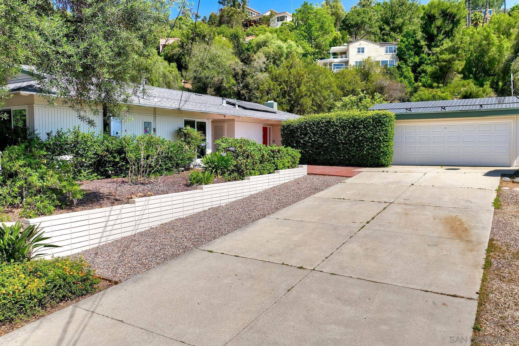 El Cajon, CA 92020,11668 Altoona Dr
