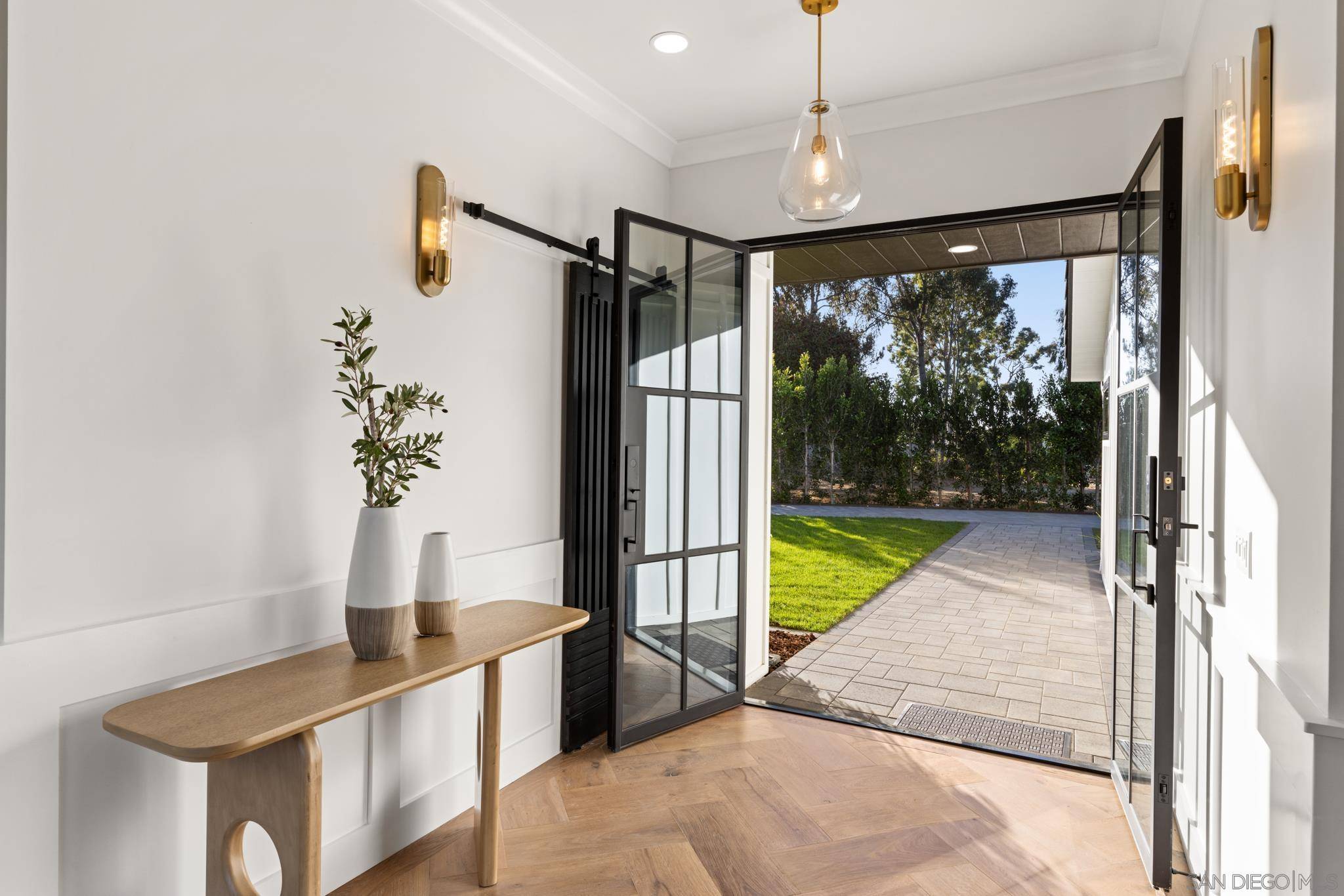La Jolla, CA 92037,2975 Woodford Drive